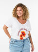 T-Shirt aus Baumwolle mit Frontprint und V-Ausschnitt, Wei&szlig;, Model image number 0