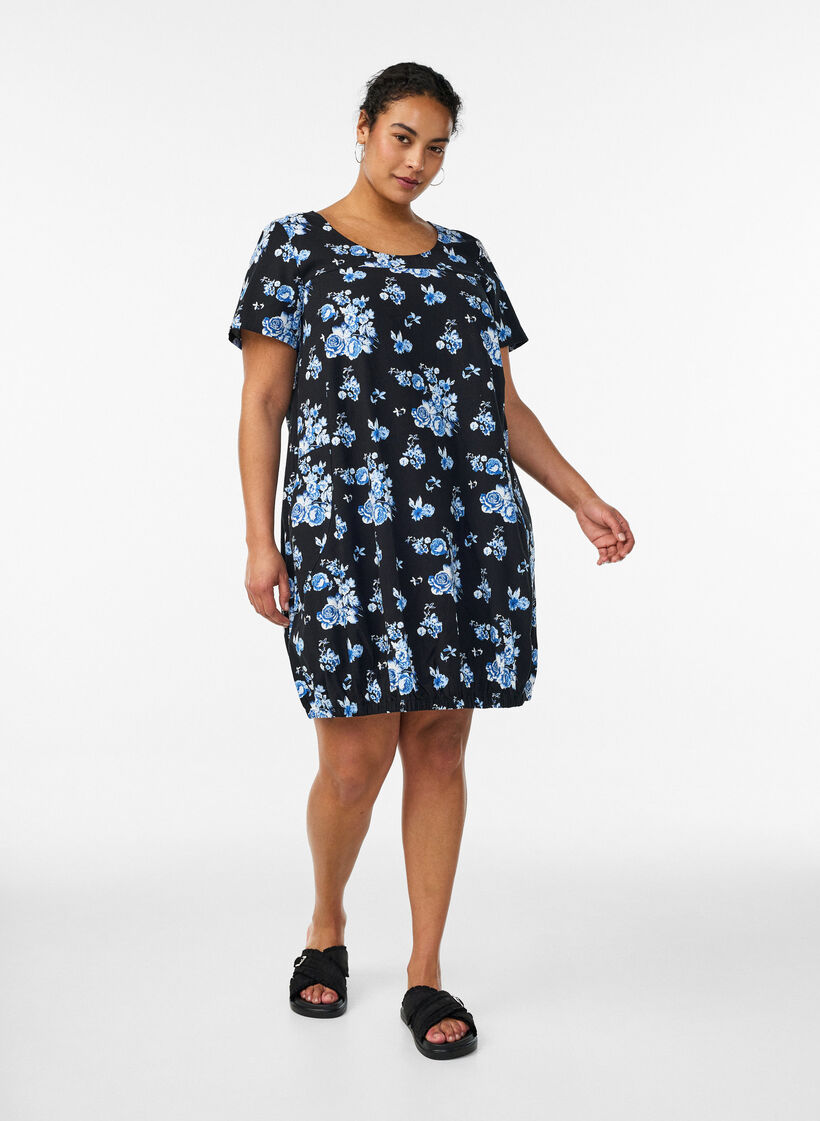 Kurz&auml;rmliges Baumwollkleid mit Aufdruck, Schwarz, Model image number 1