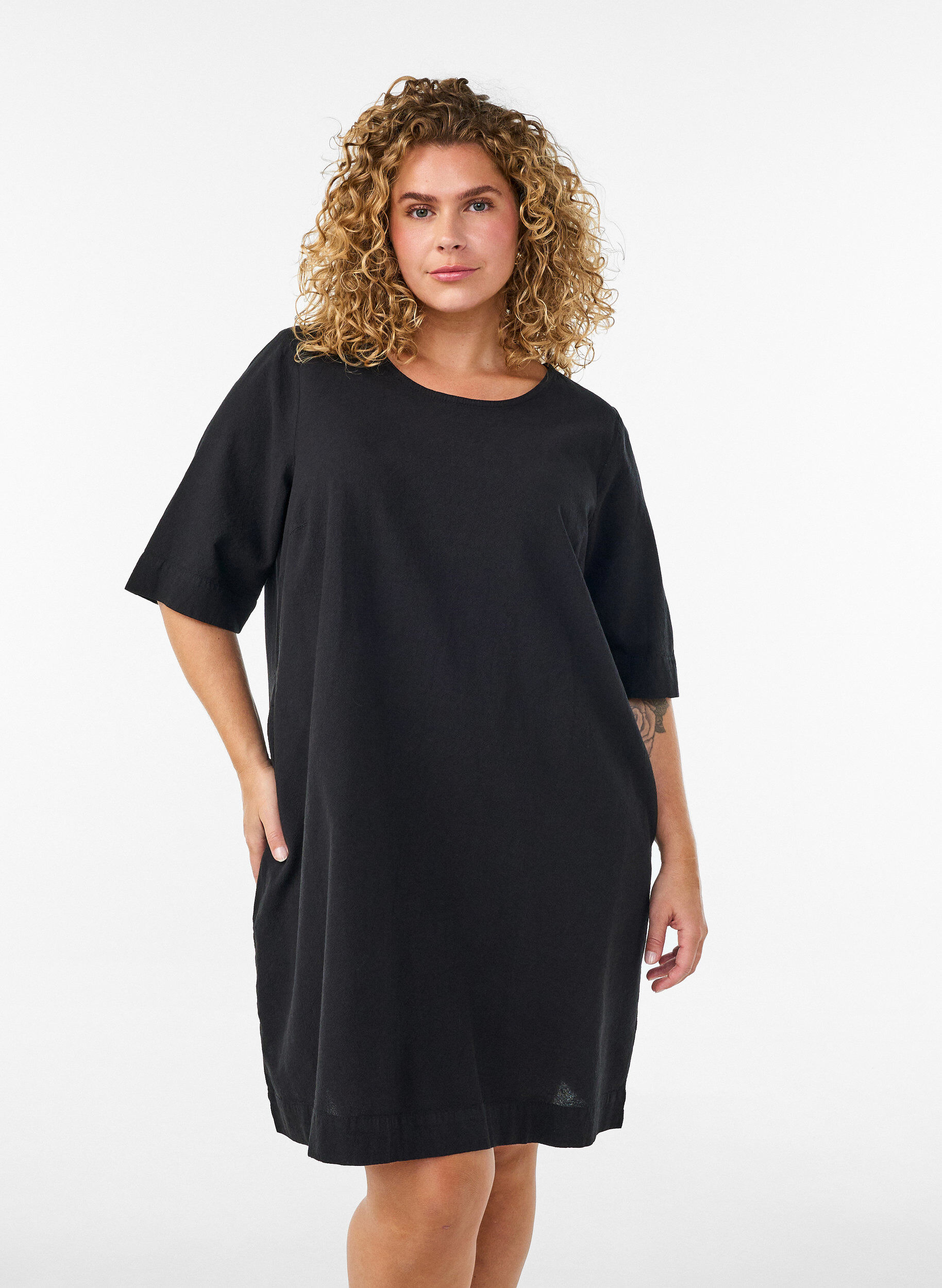 ZizziKleid aus Baumwolle mit kurzen &Auml;rmeln und Taschen, Schwarz, Model image number 0