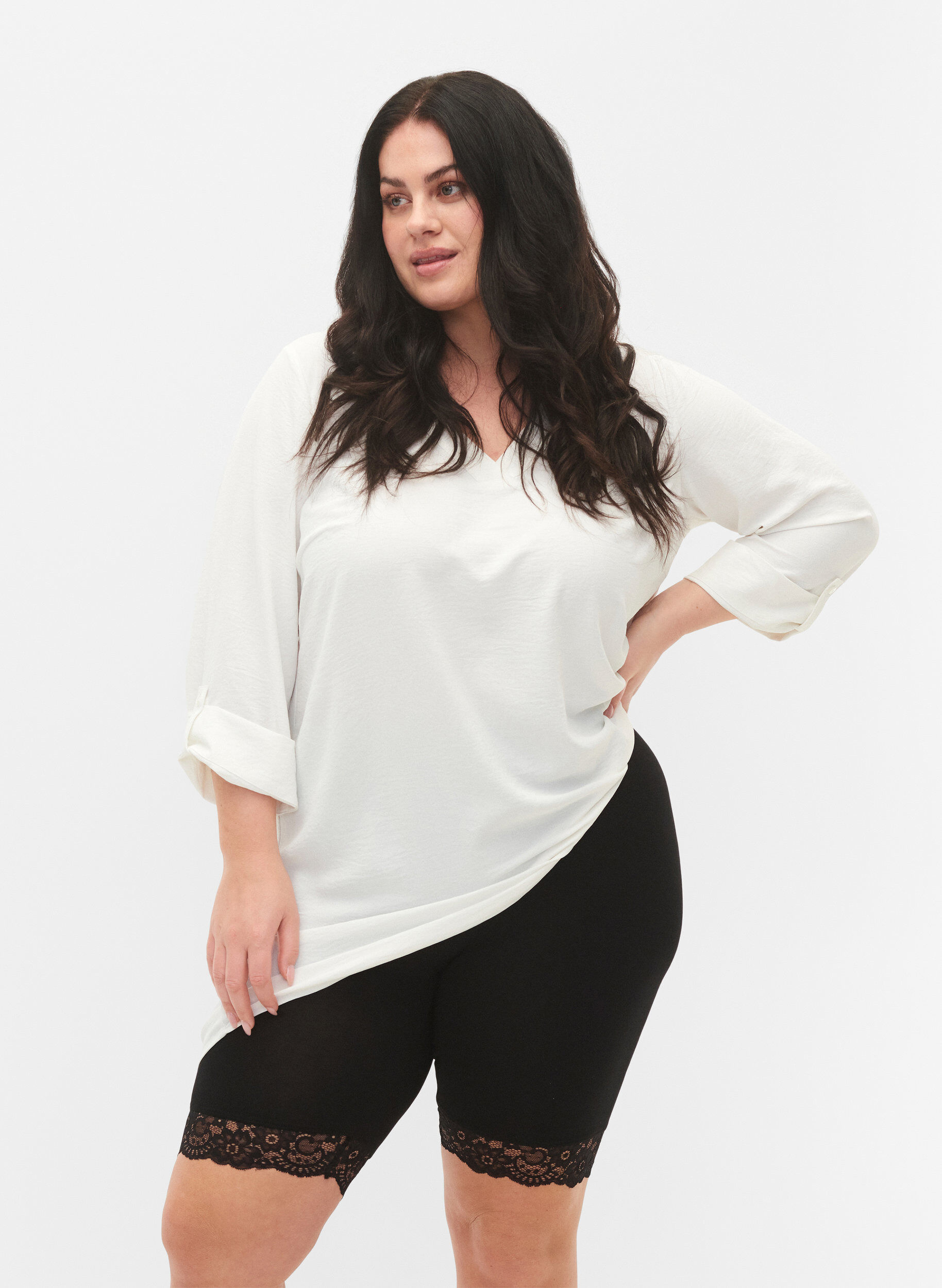 ZizziFahrradshorts mit Spitzensaum, Schwarz, Model image number 3