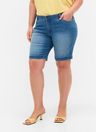 Slim Fit Emily Shorts mit normaler Taille, Light blue denim, Model image number 3