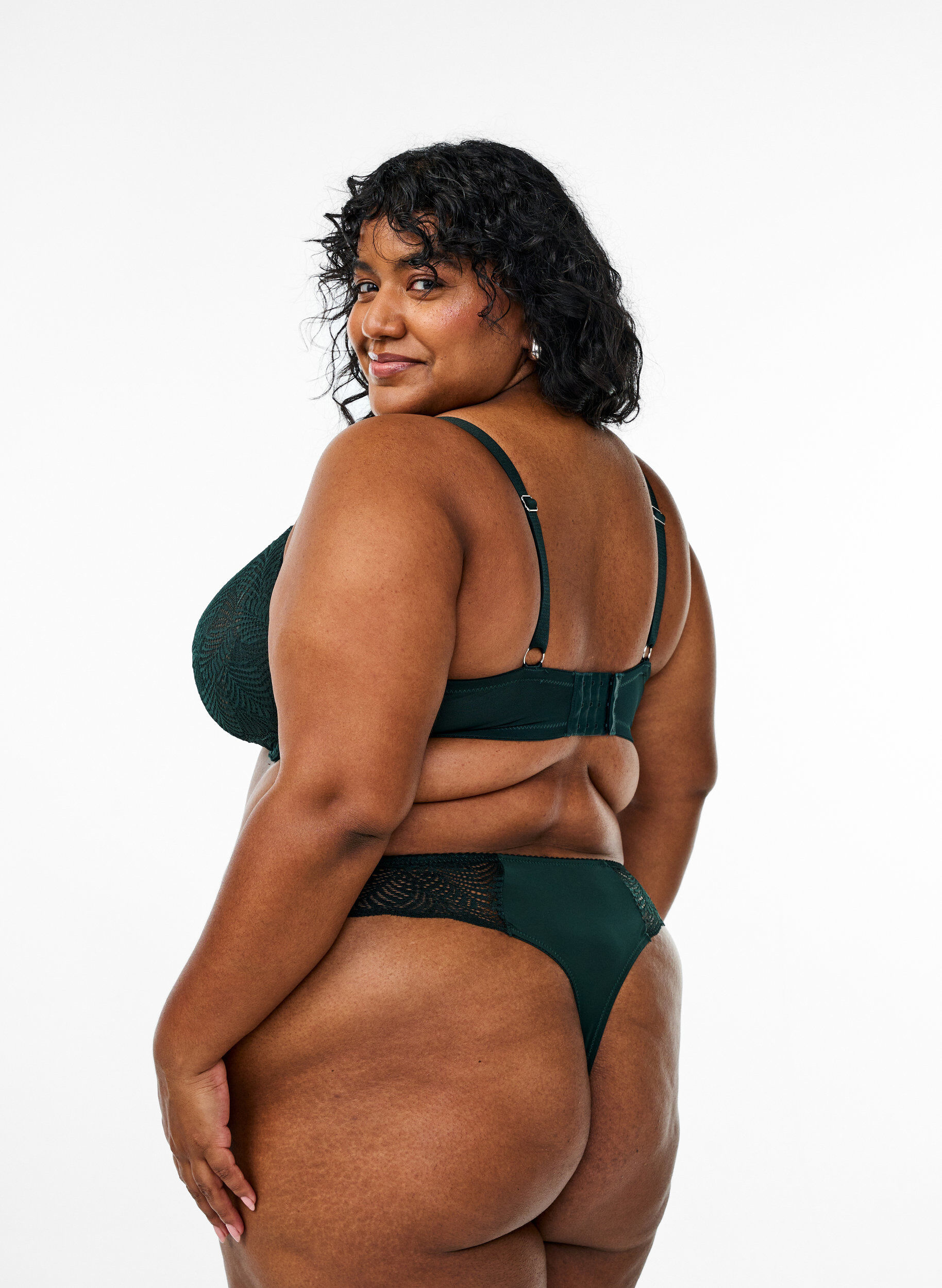 ZizziString aus Mikrofaser mit Spitzendetails, Gr&uuml;n, Model image number 1