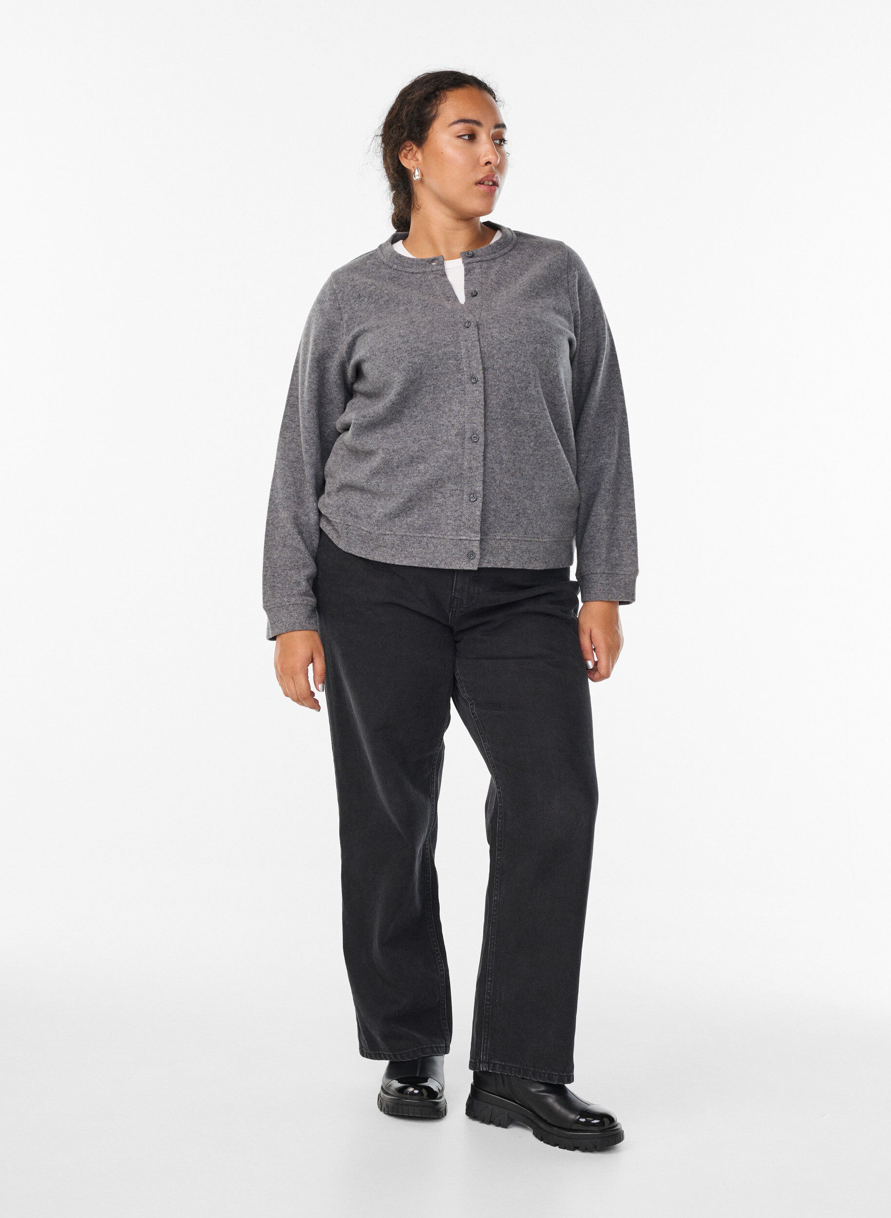 ZizziCardigan aus Jersey mit Rundhalsausschnitt und Kn&ouml;pfen, Grau, Model image number 1