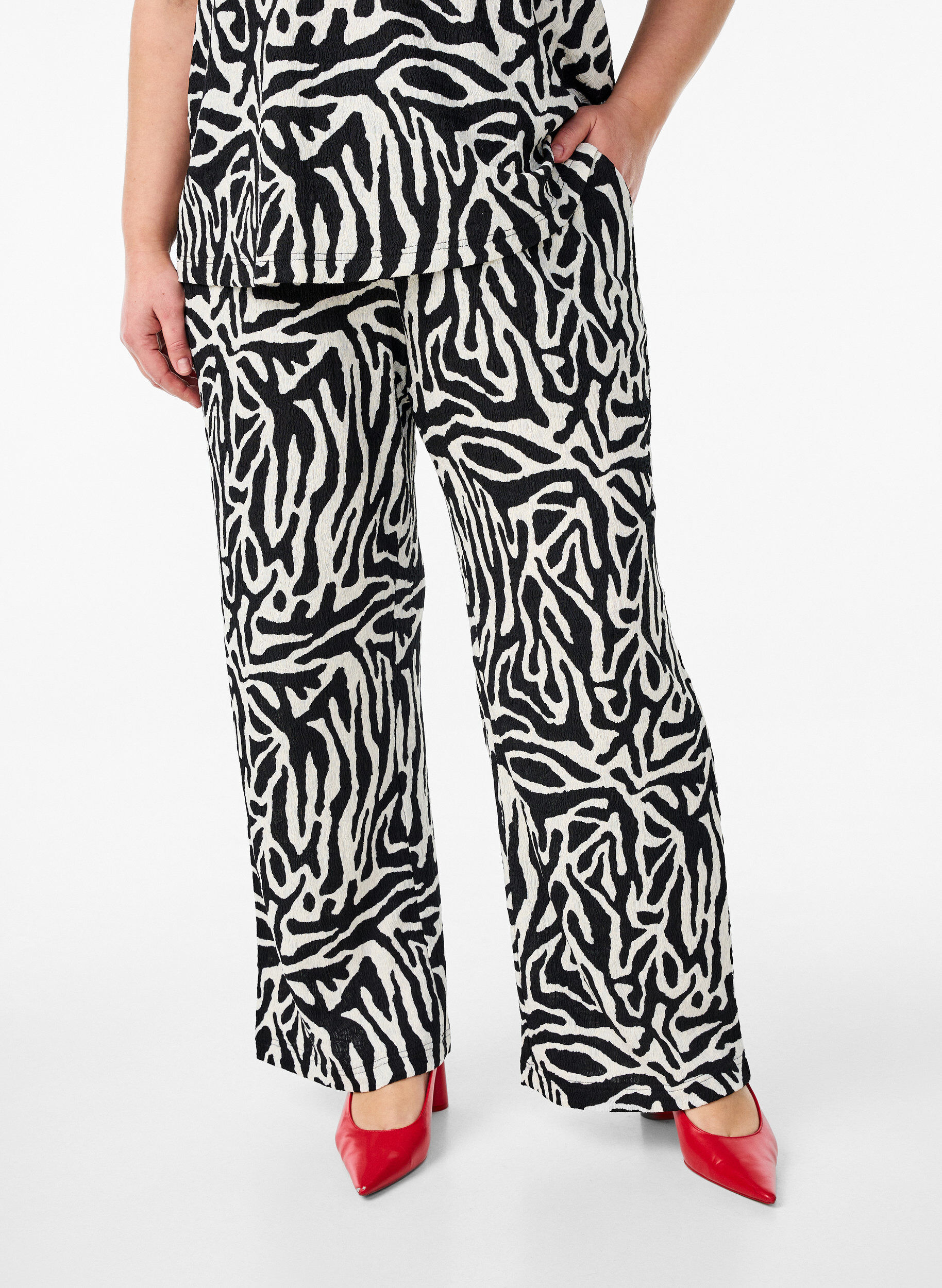 ZizziHose mit Zebraprint, Schwarz, Model image number 2