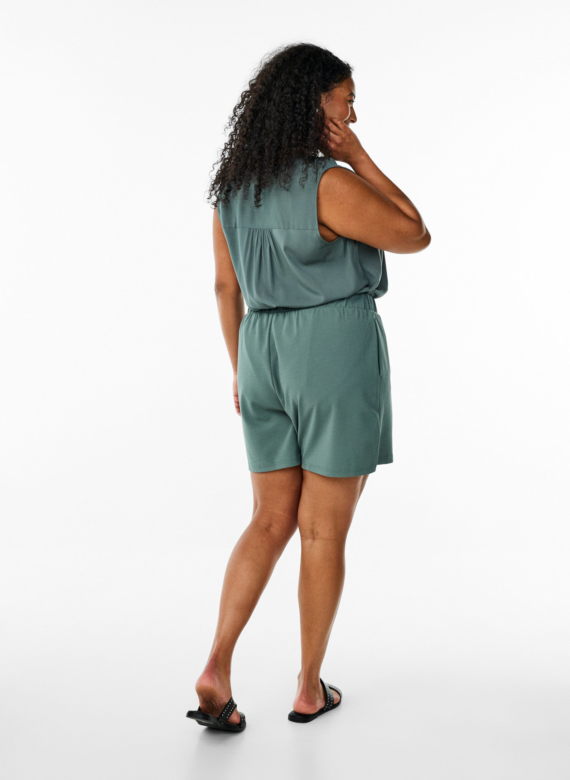 ZizziKurze Hosen mit lockerer Passform und Taschen, Gr&uuml;n, Model image number 1