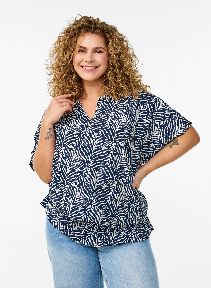 Bluse mit kurzen Ärmeln und einem gerüschten Saum, Blau, Model image number 0
