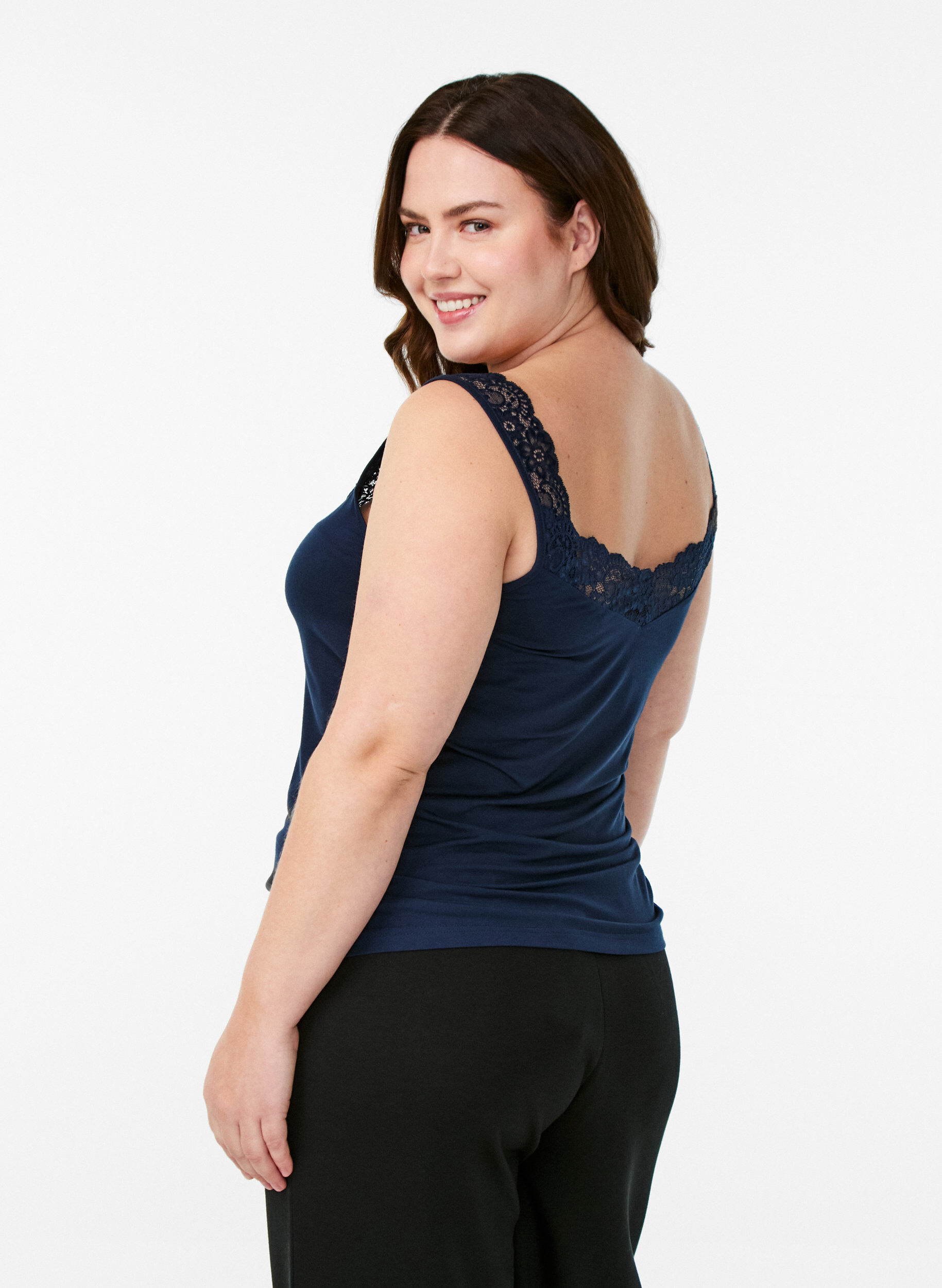 ZizziTop aus Viskose mit Spitzensaum, Blau, Model image number 2