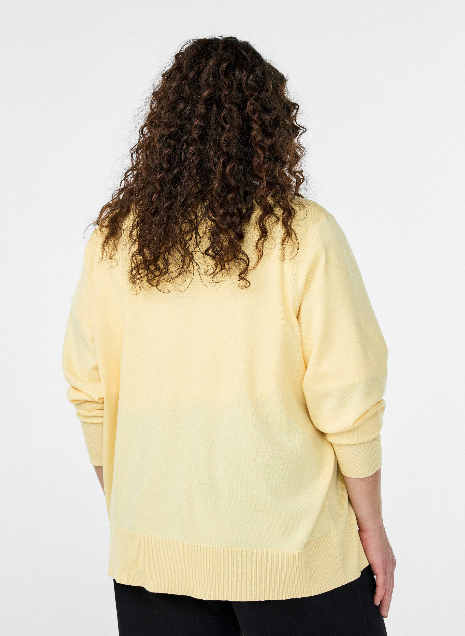 ZizziFeinstrick-Strickjacke mit Rundhalsausschnitt, Gelb, Model image number 2
