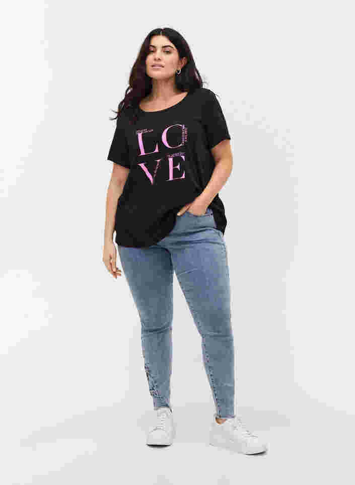 T-Shirt aus Baumwolle mit Print, Black Cyclamen LOVE, Model image number 2