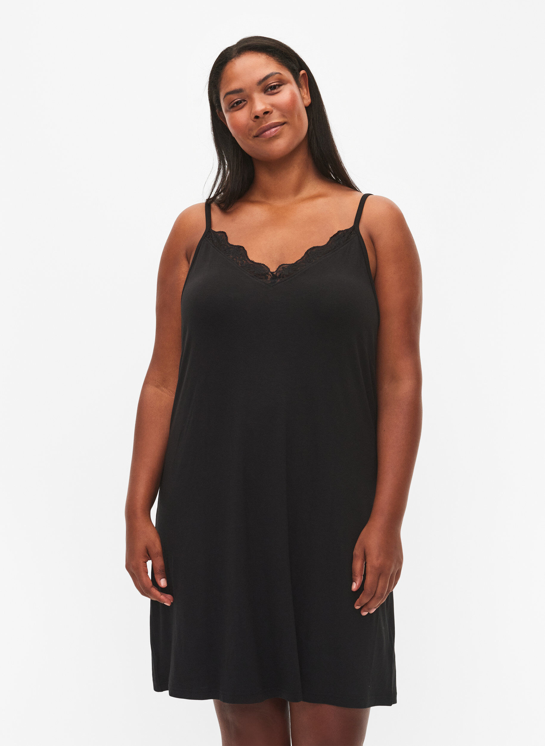 Neglig&eacute; mit Spitzensaum aus Viskose, Schwarz, Model
