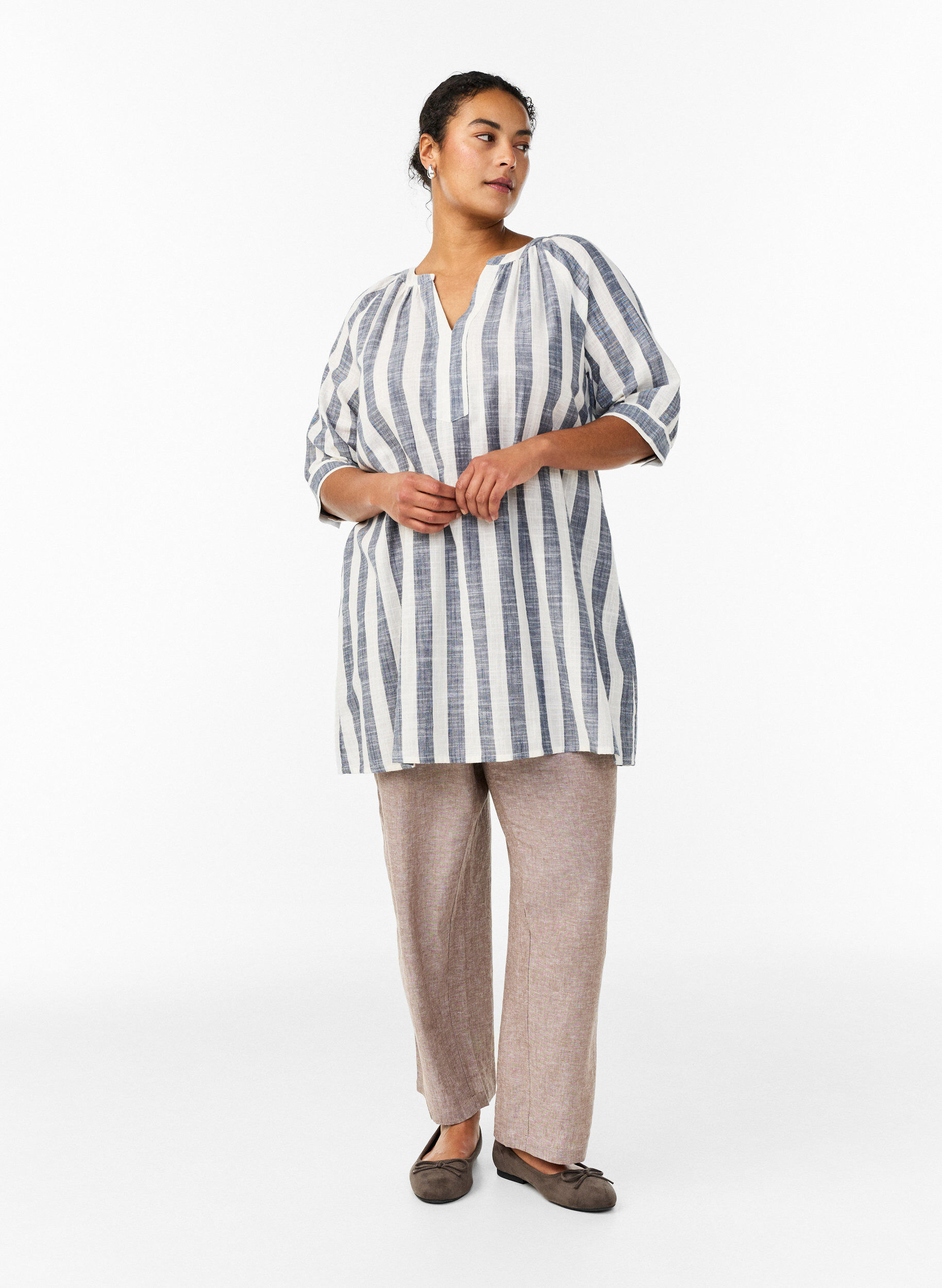 ZizziTunika aus Baumwolle mit V-Ausschnitt, Beige, Model image number 1