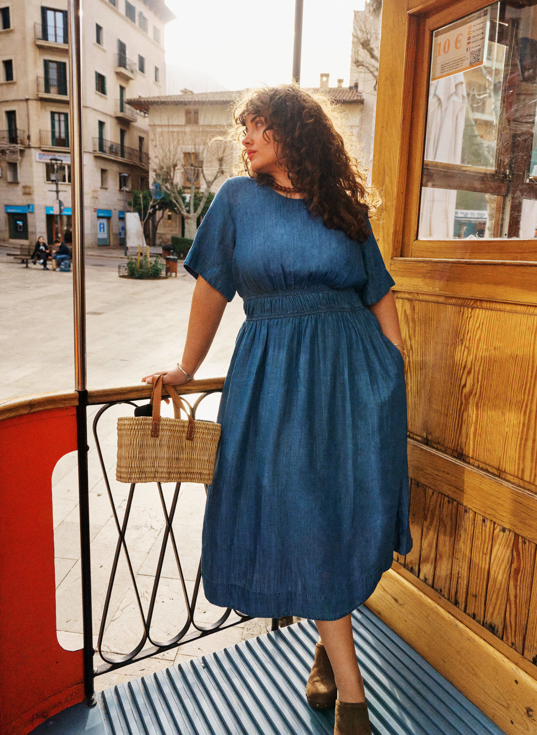 Midikleid in Jeans-Optik mit Gummizug in der Taille
