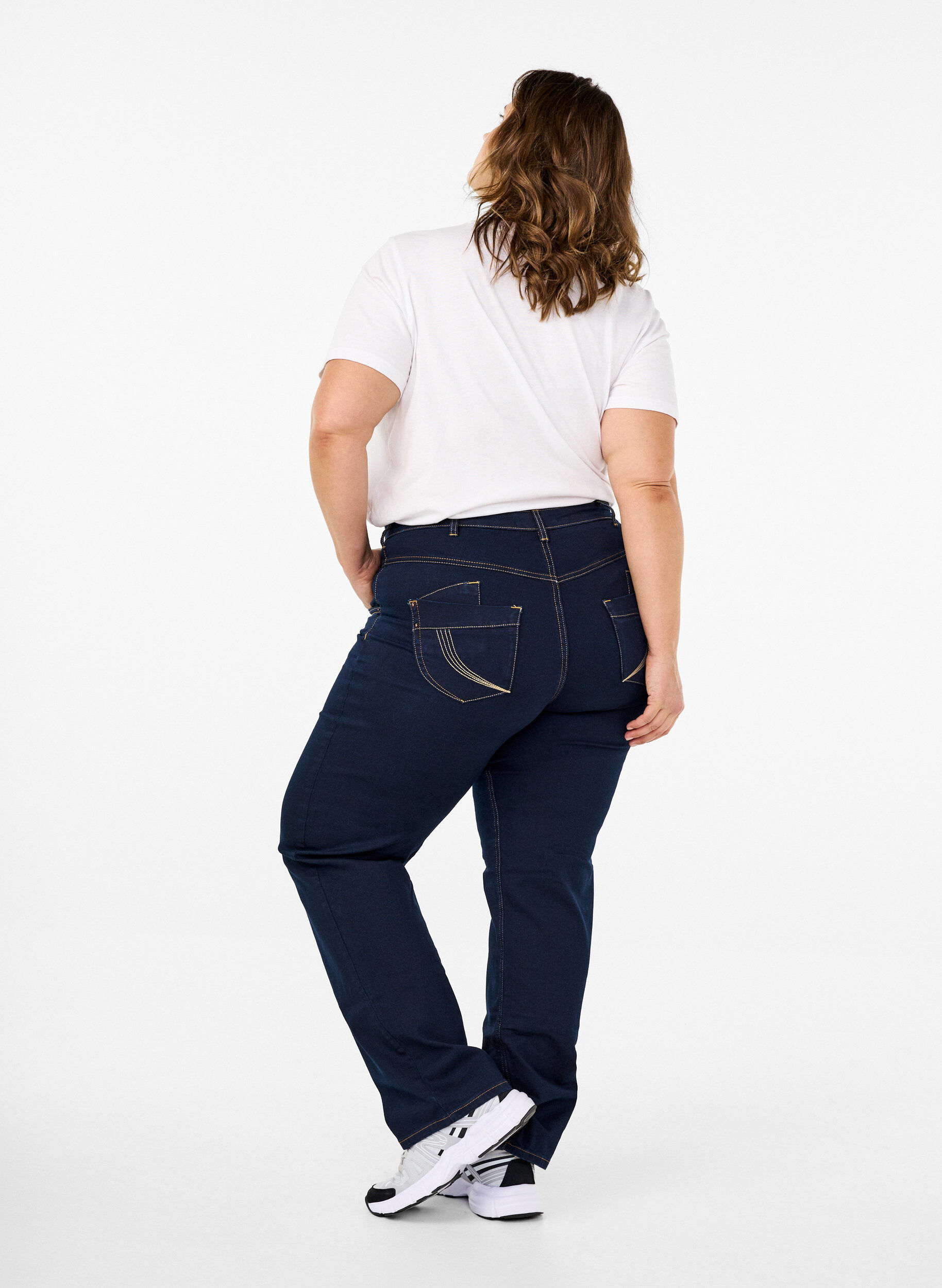 ZizziRegular Fit Gemma Jeans mit hoher Taille, Blau, Model image number 2