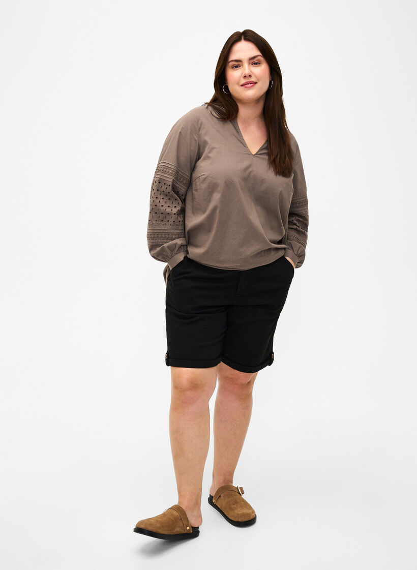 Langarmbluse mit dekorativen Details, Caribou, Model image number 2