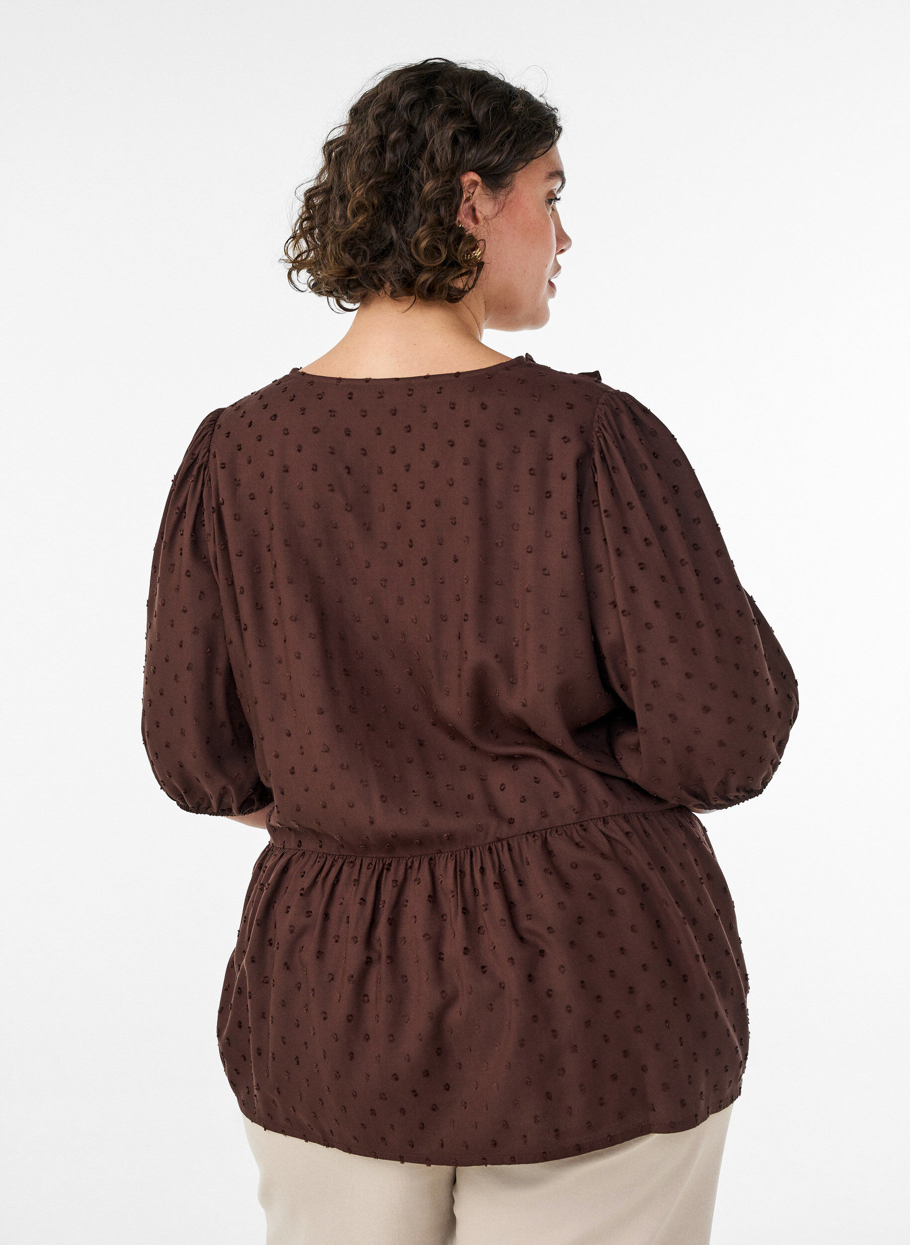 ZizziBluse aus Viskose mit gepunkteter Struktur und V-Ausschnitt, Braun, Model image number 2