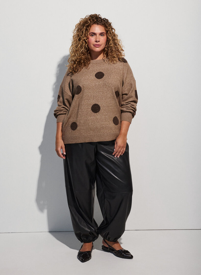 Strickbluse mit gepunktetem Muster, Braun, Model image number 1
