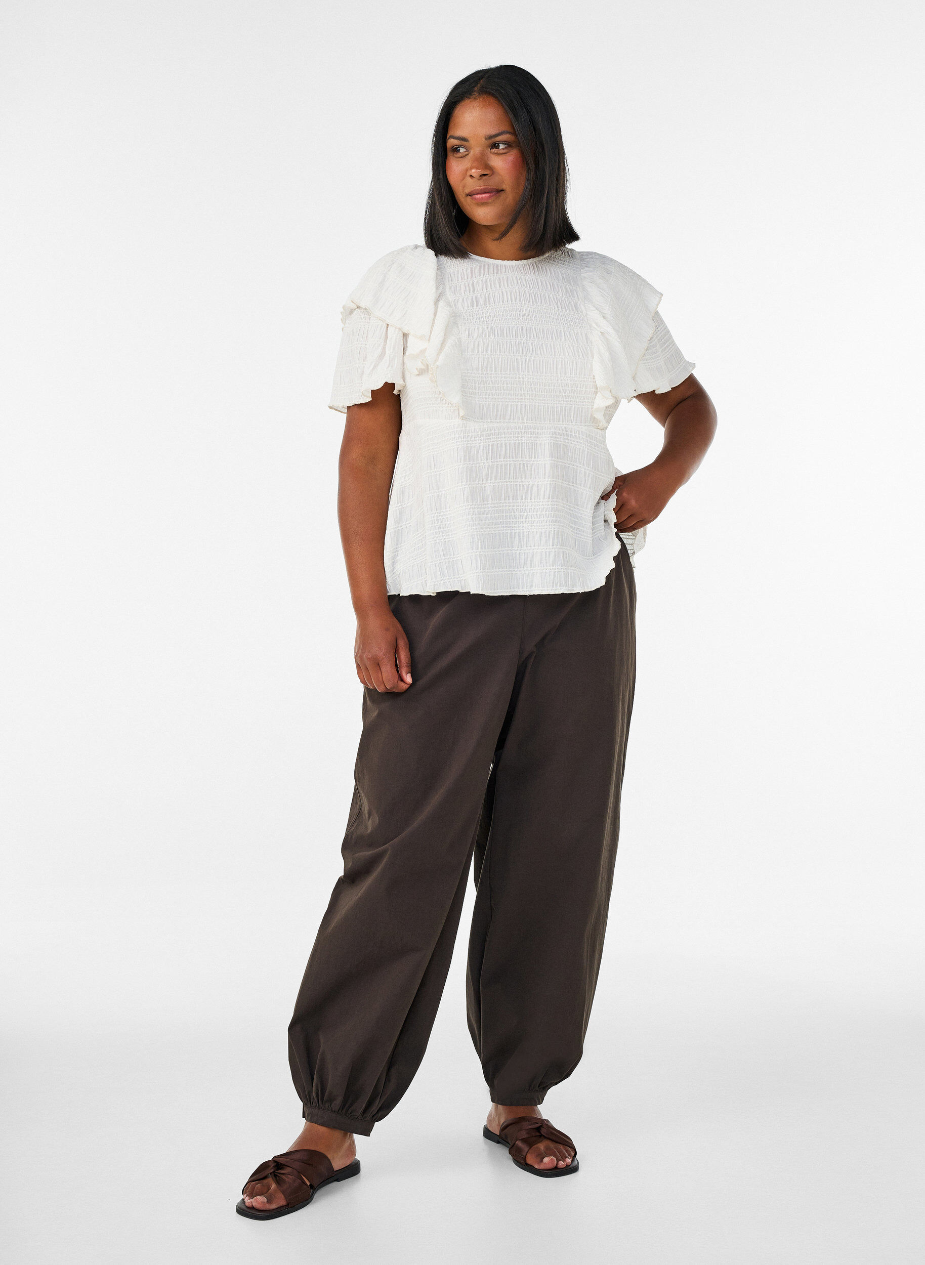 ZizziBluse mit gesmokter Textur und R&uuml;schen&auml;rmeln, Vanille, Model image number 1