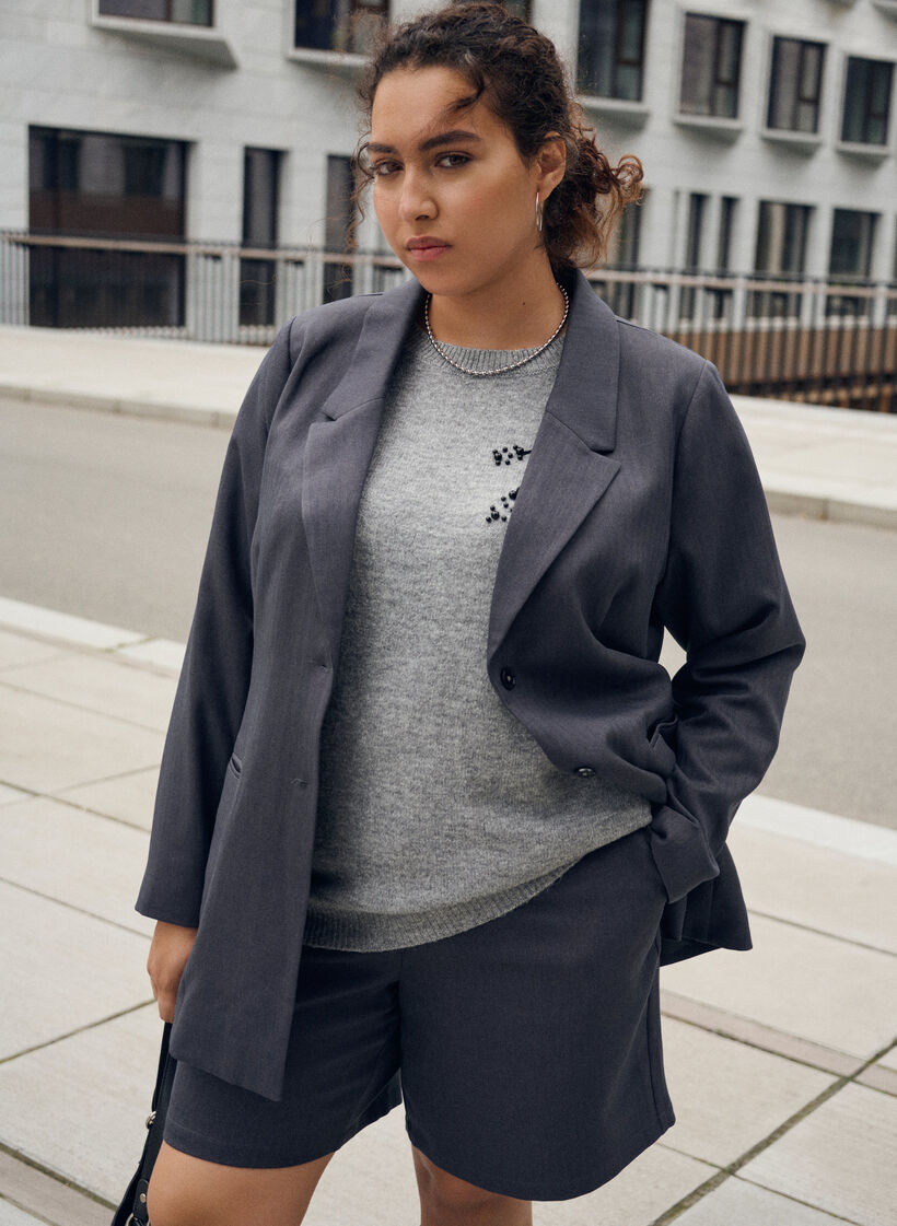 Taillierte Bermudashorts mit Taschen, Grau, Image