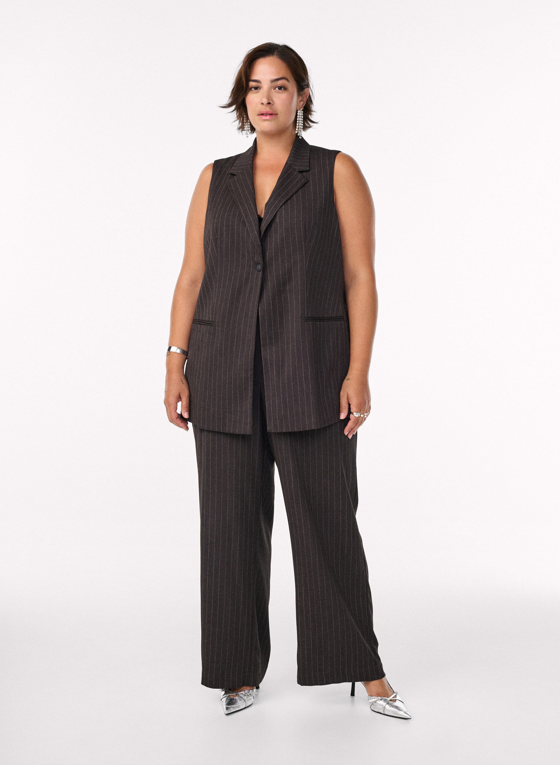 ZizziNadelstreifenweste mit Revers, Braun, Model image number 1