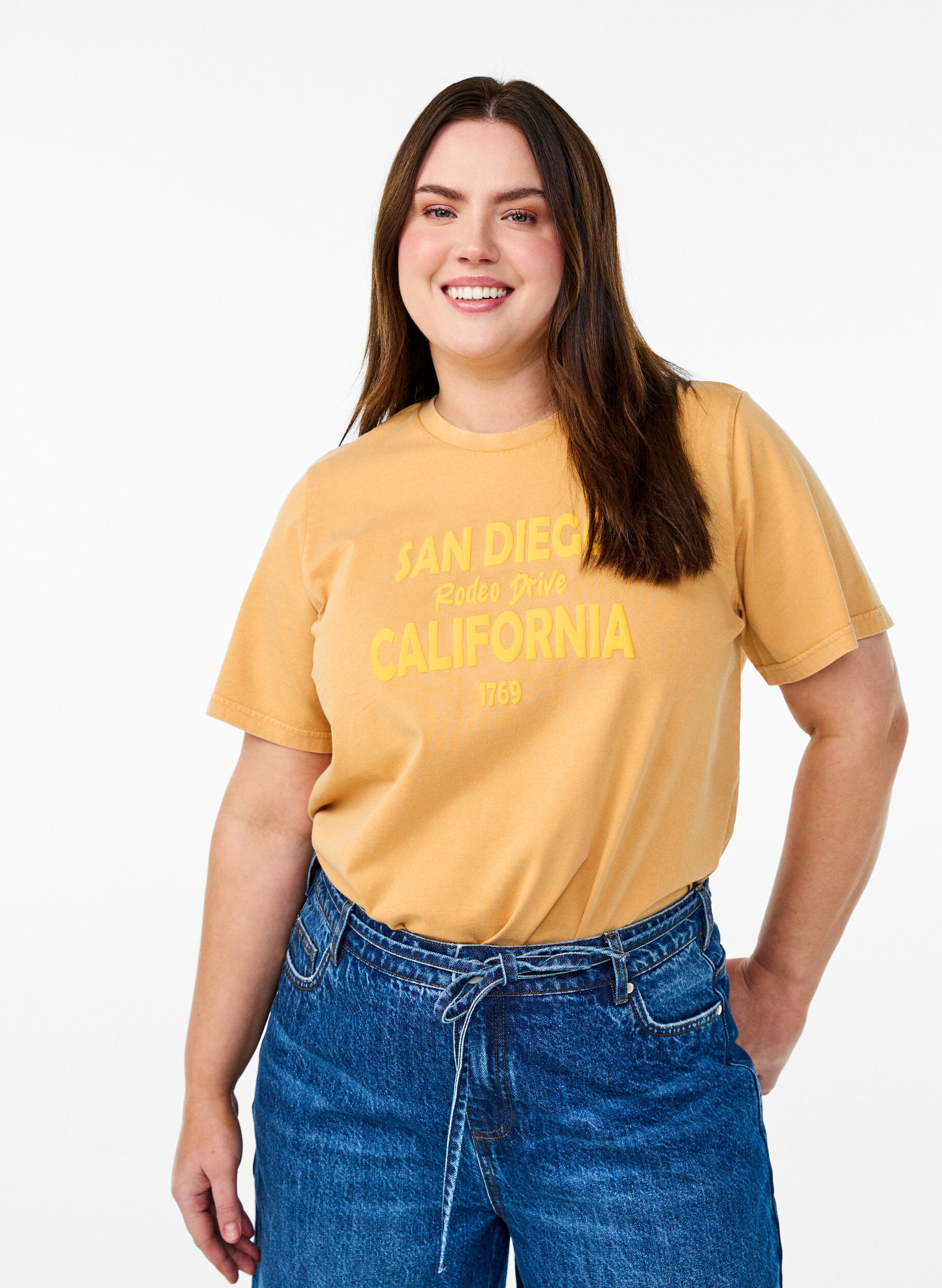 ZizziT-Shirt aus Bio-Baumwolle mit coolem Print, Gelb, Model image number 0