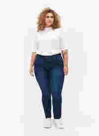 Slim Fit Emily Jeans mit normaler Taillenhöhe, Blue denim, Model