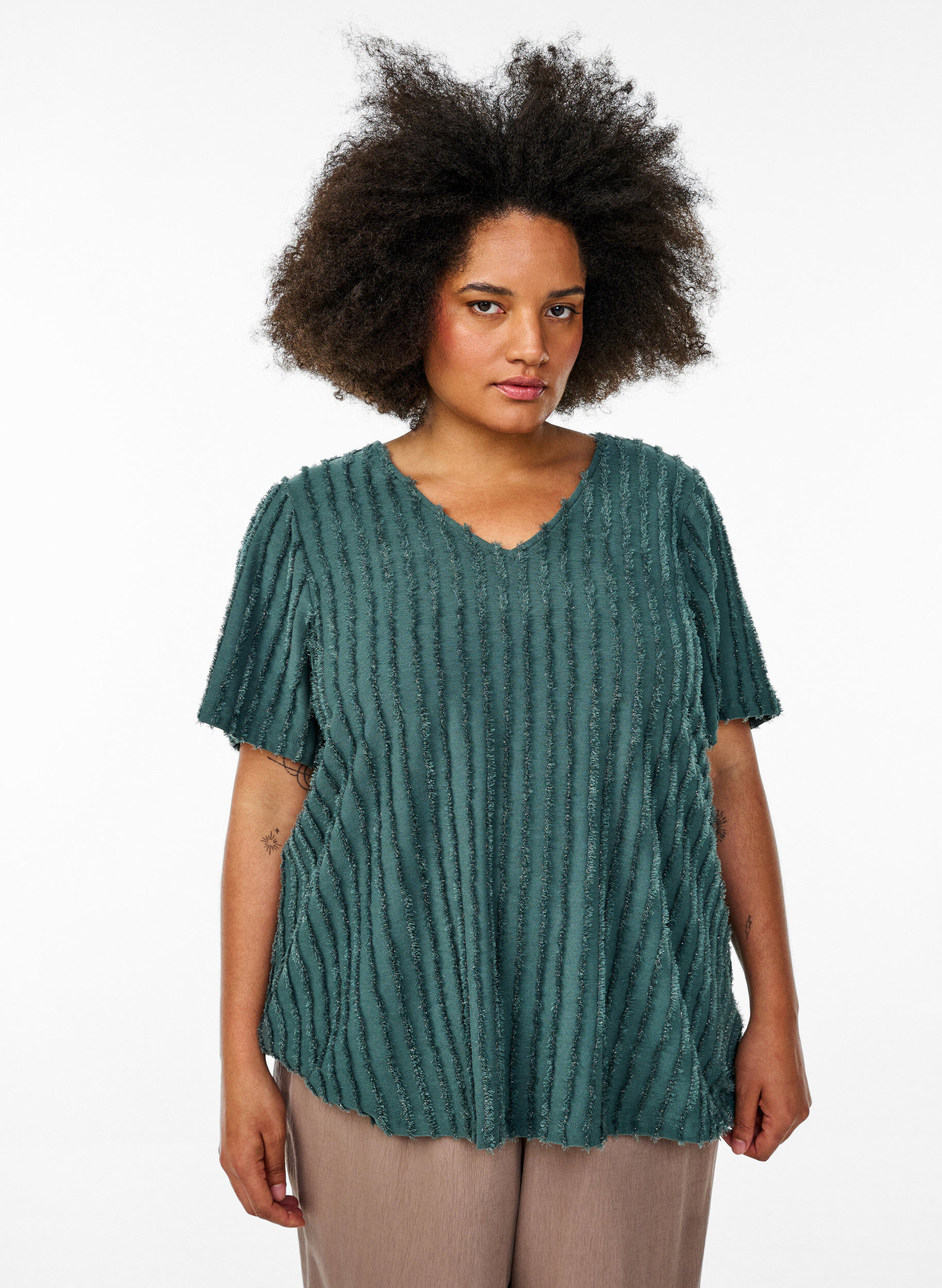 Bluse mit kurzen &Auml;rmeln und Streifenstruktur, Gr&uuml;n, Model