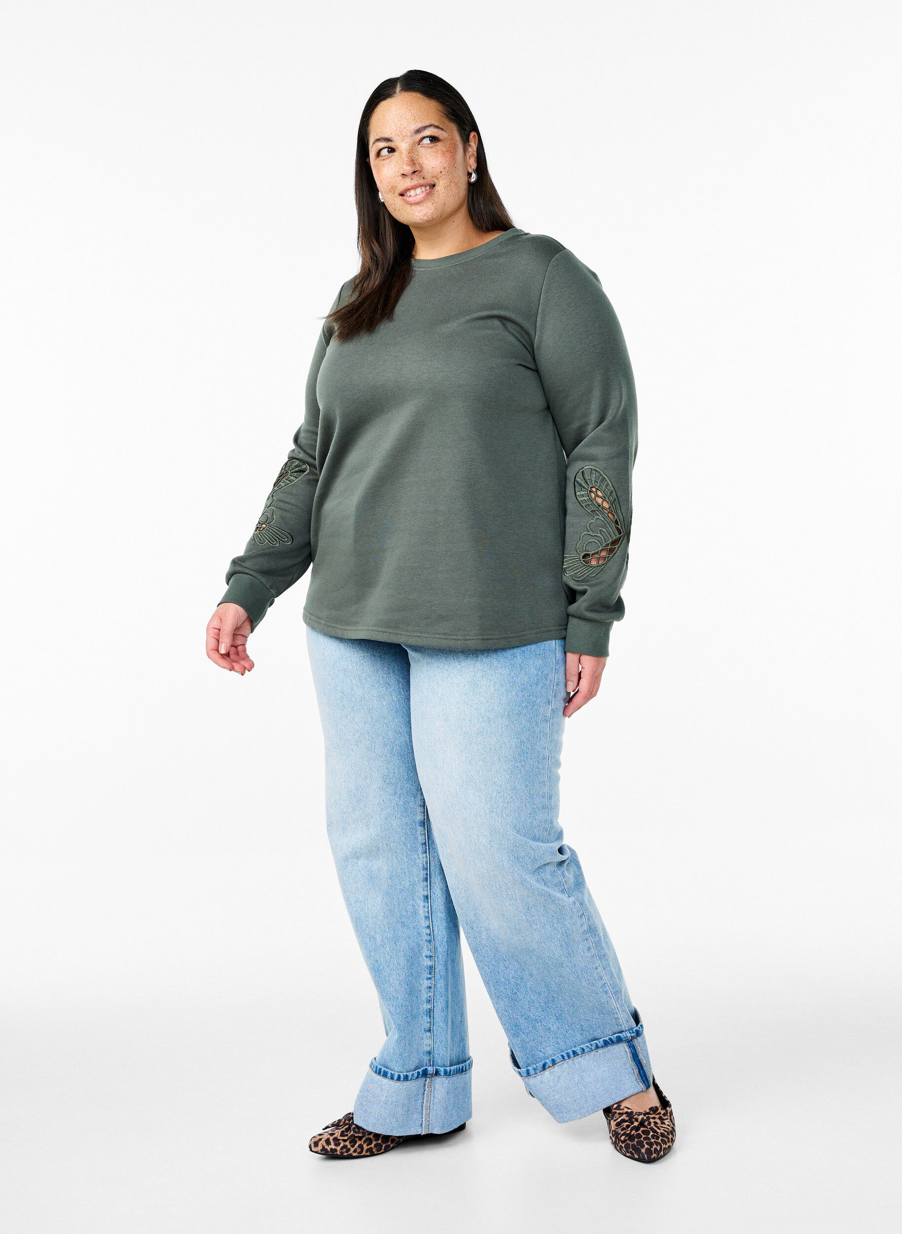 ZizziSweatshirt mit aufgestickten Cut-Outs, Thyme, Model image number 2