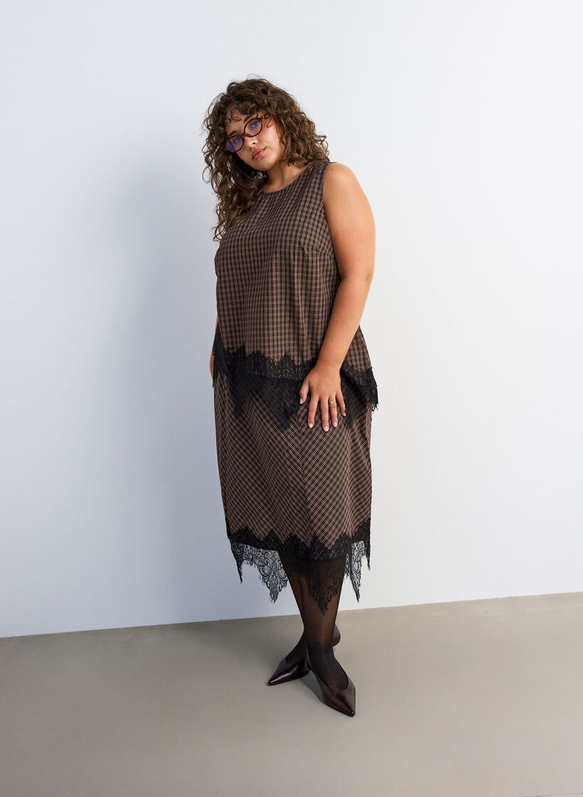 Dunkle Romantik mit Karos, , Model