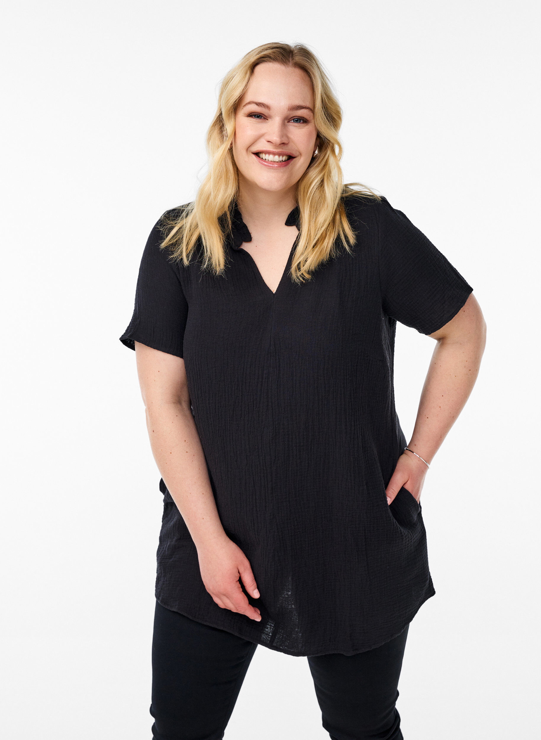 ZizziTunika aus Baumwollmusselin mit kurzen &Auml;rmeln, Schwarz, Model image number 0