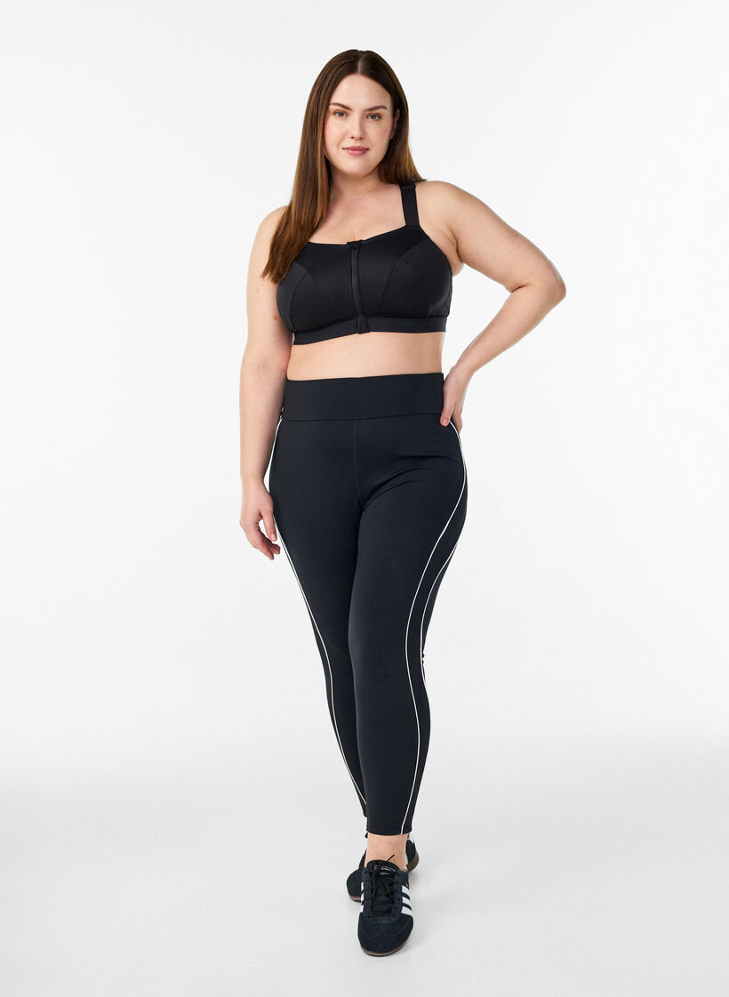 Sport-BH mit Vorderverschluss und hohem Halt, Schwarz, Model image number 1