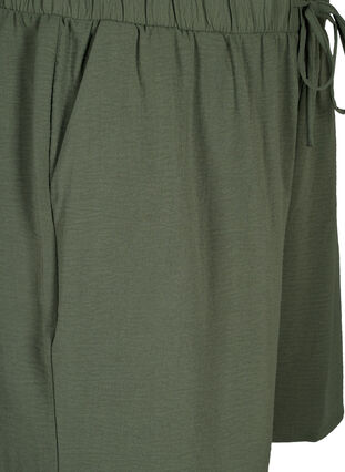 Kurze Hose mit Taschen und elastischem Bund, Thyme, Packshot image number 2