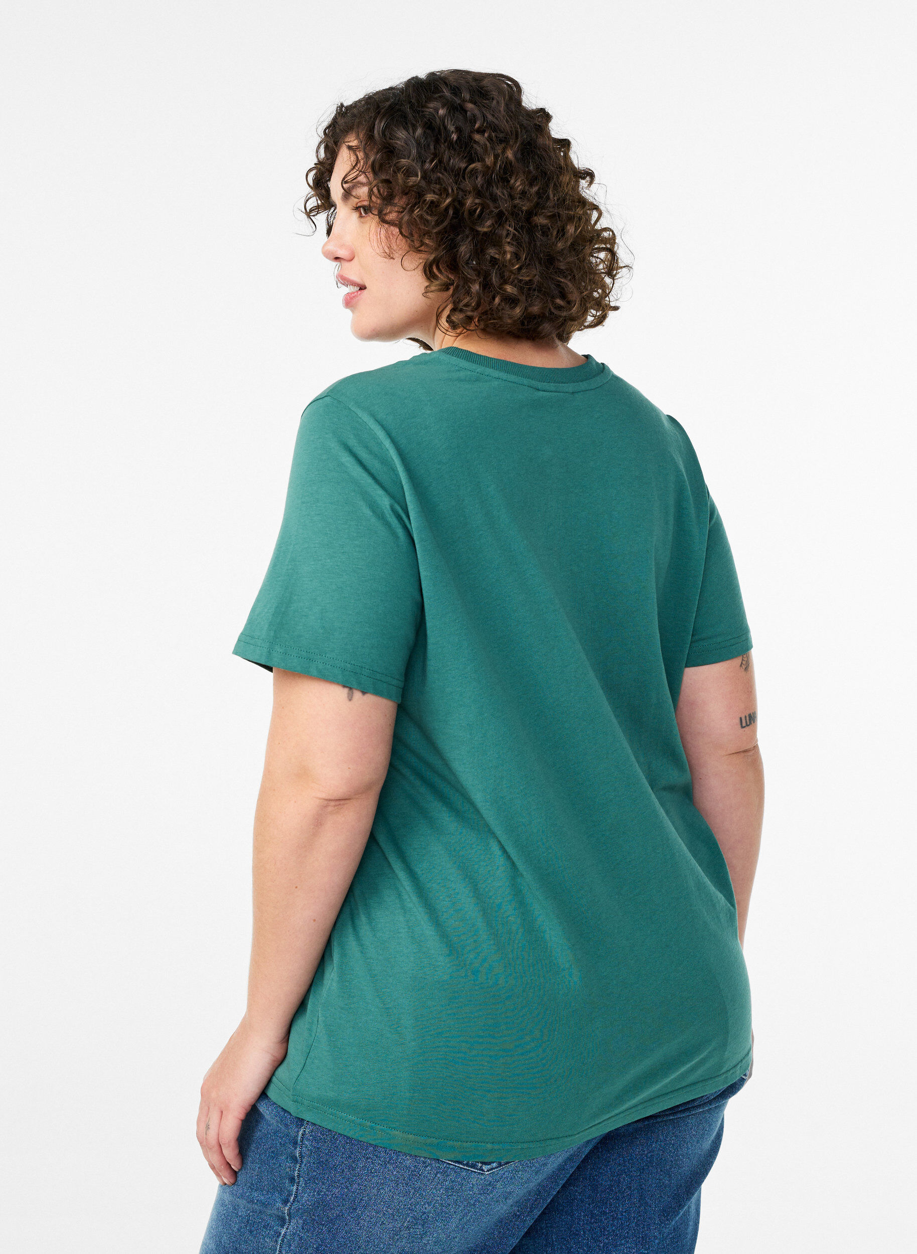 ZizziBasic-T-Shirt aus Baumwolle mit Rundhalsausschnitt, Gr&uuml;n, Model image number 2