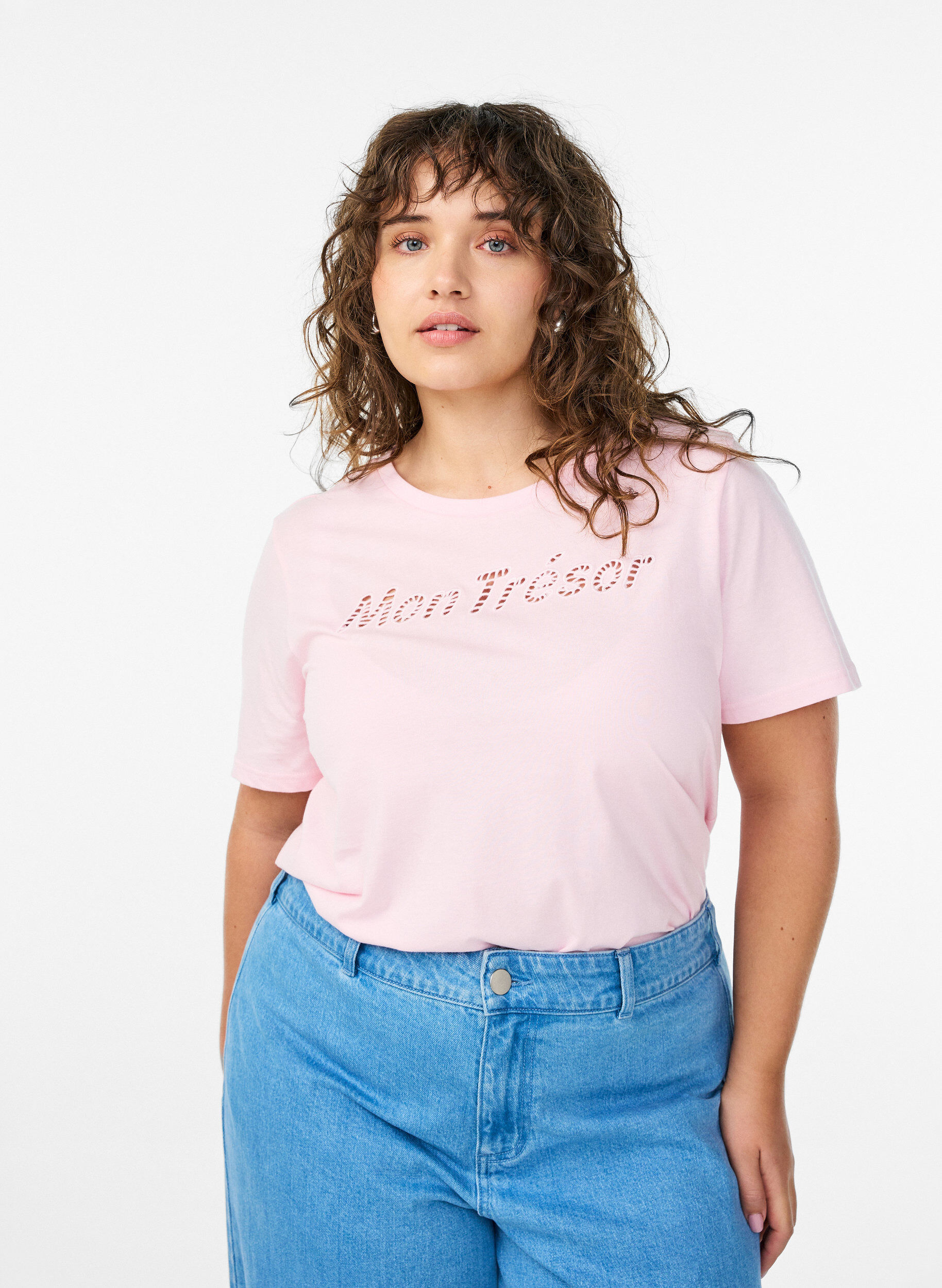 ZizziT-Shirt aus Baumwolle mit dekorativem Frontdetail, Pink, Model image number 0