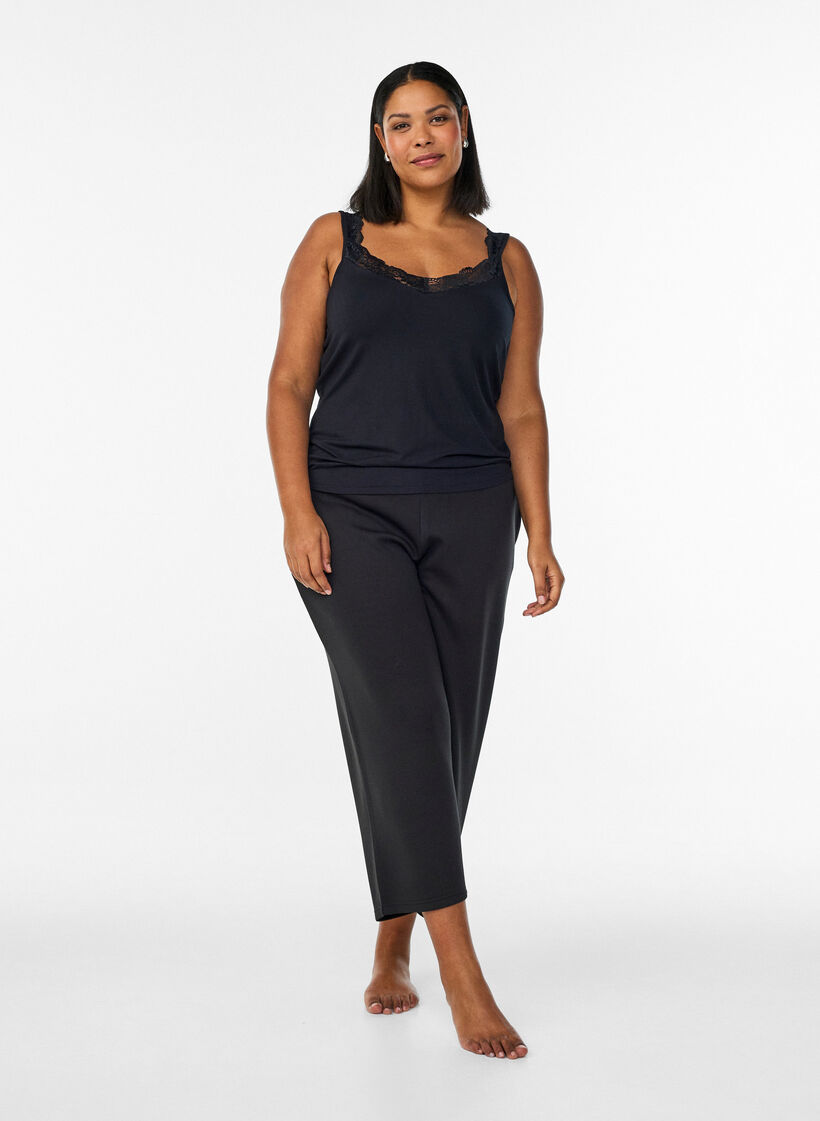 Top aus Viskose mit Spitze, Schwarz, Model image number 1