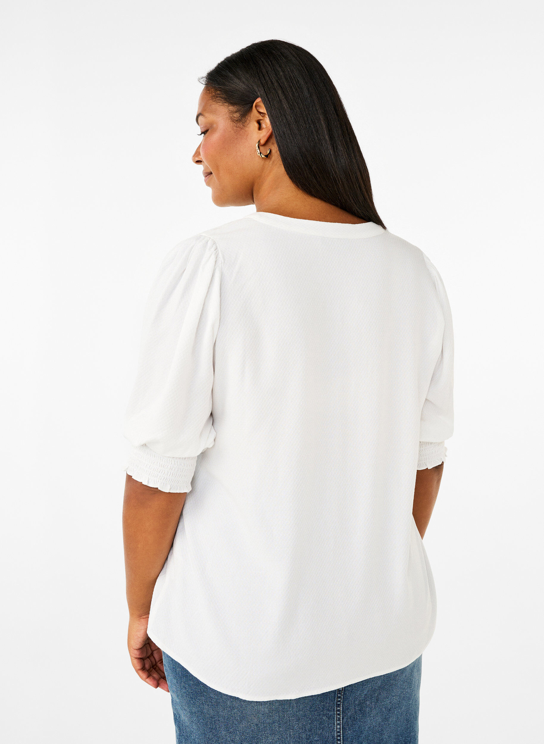 Zizzi Viskosebluse mit Smok- und R&uuml;schendetail, Bright White, Model image number 1