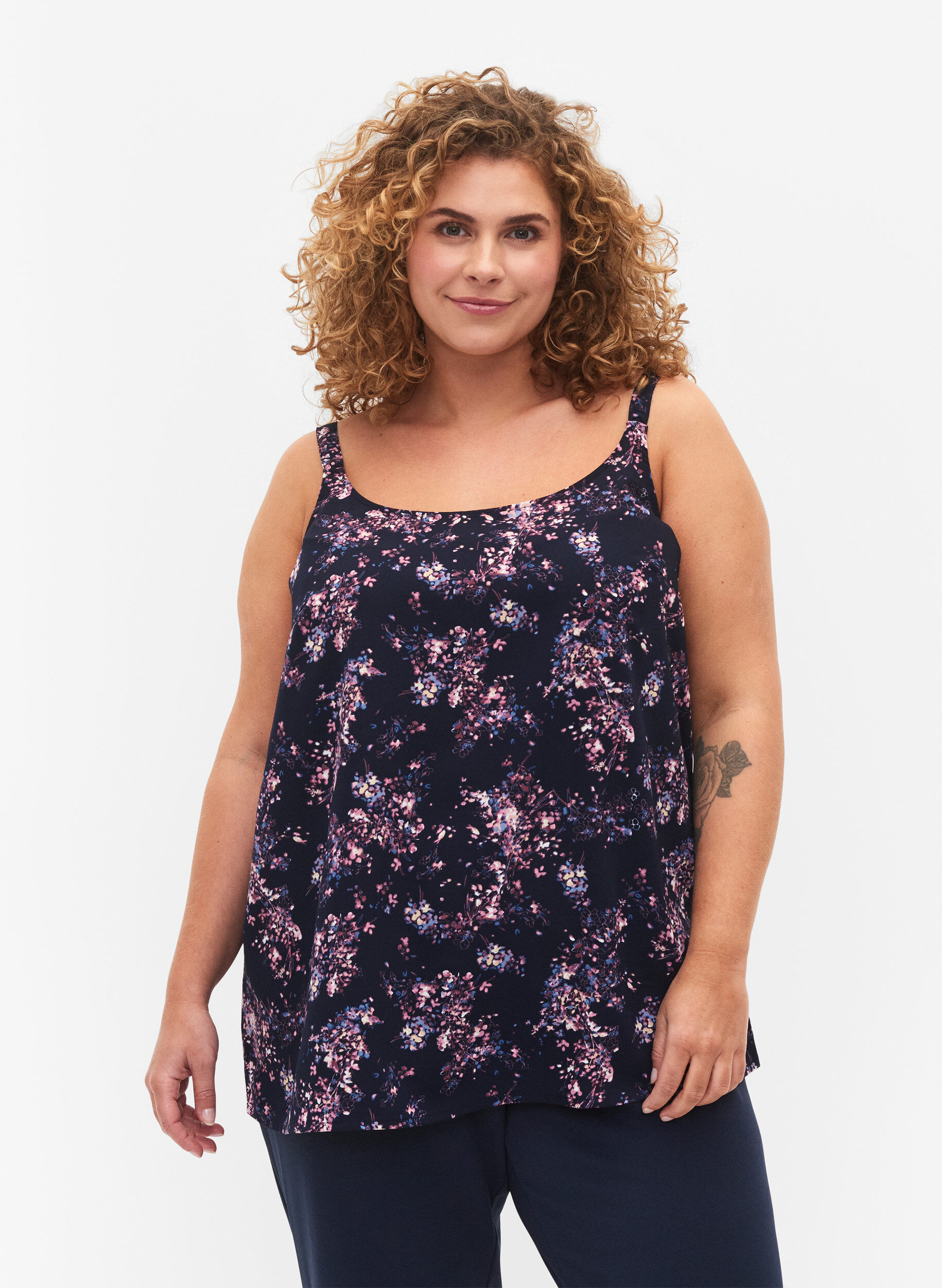 ZizziFLASH - Top mit Print, Navy Rose Flower, Model image number 0