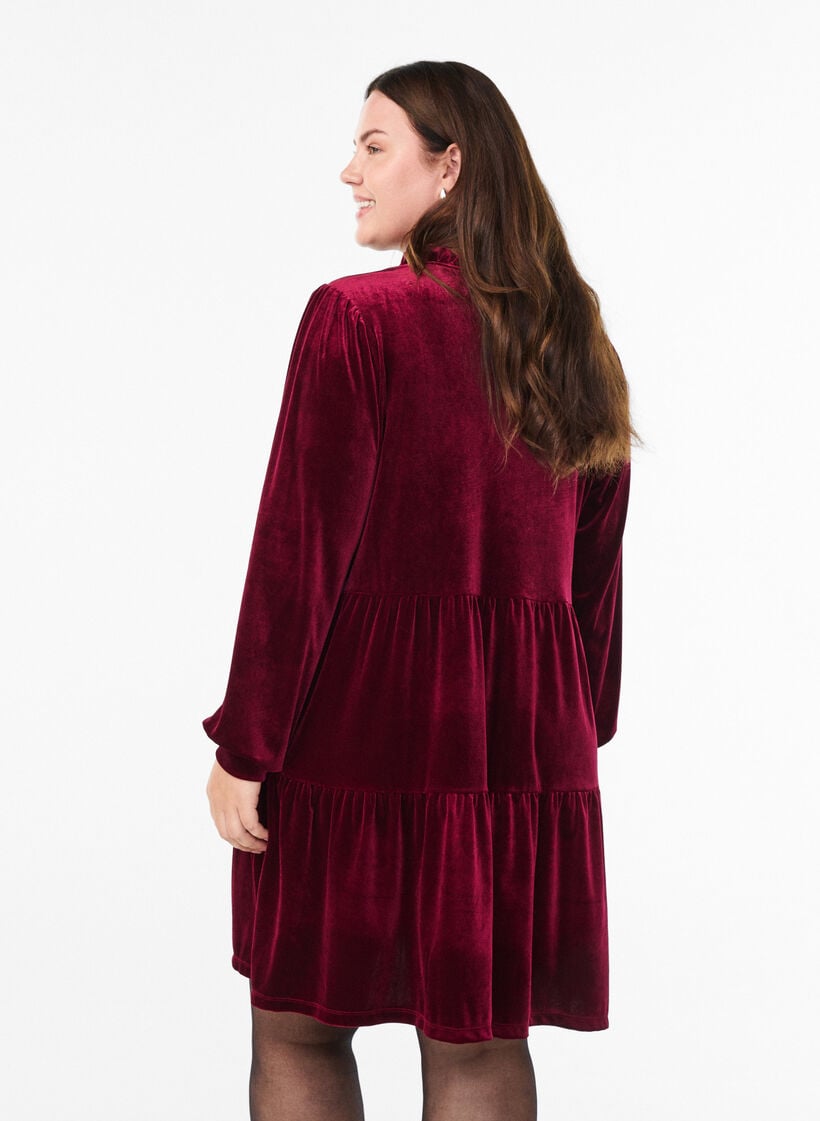 Kurzes Kleid aus Velours mit R&uuml;schenkragen und langen &Auml;rmeln, Rot, Model image number 2