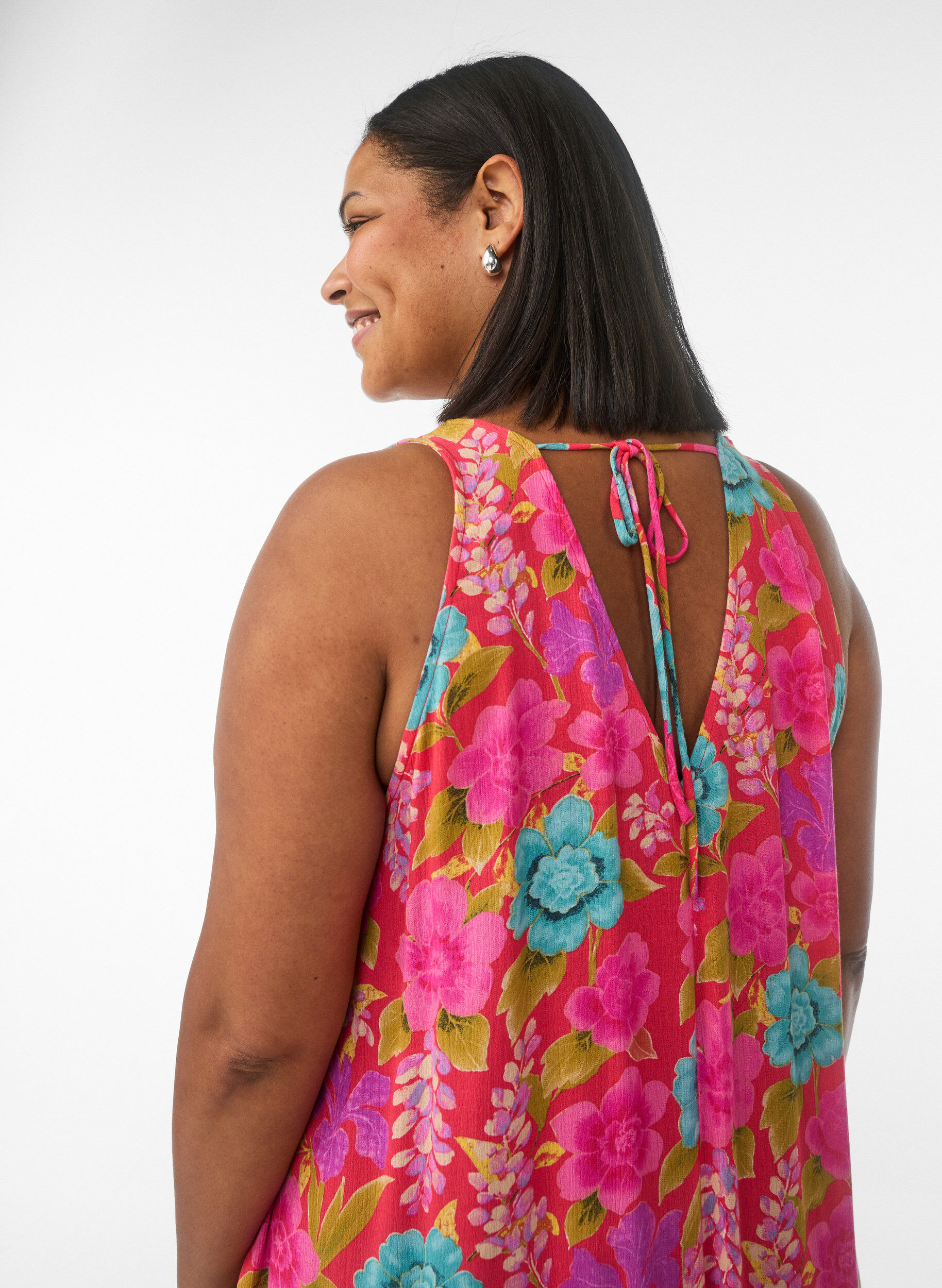 Zizzi&Auml;rmelloses Maxikleid in A-Linie mit V-Ausschnitt, Rot, Model image number 2