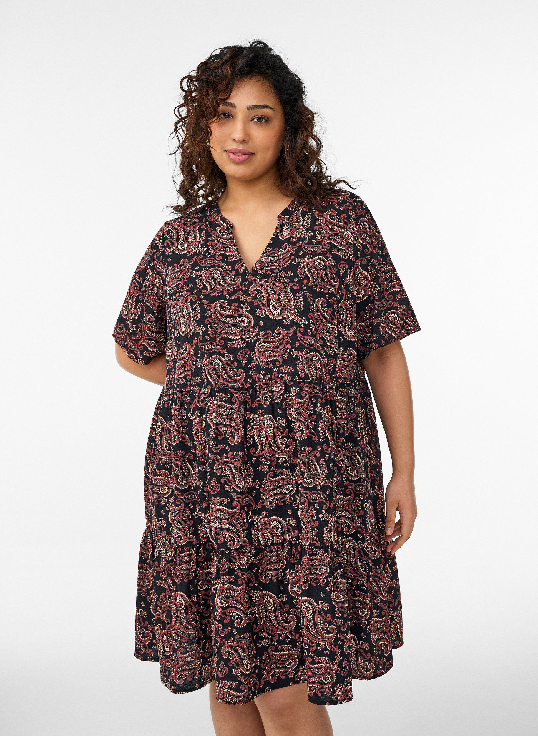 ZizziKurzarmkleid mit A-Linie und Teilungsn&auml;hten, Schwarz, Model image number 0