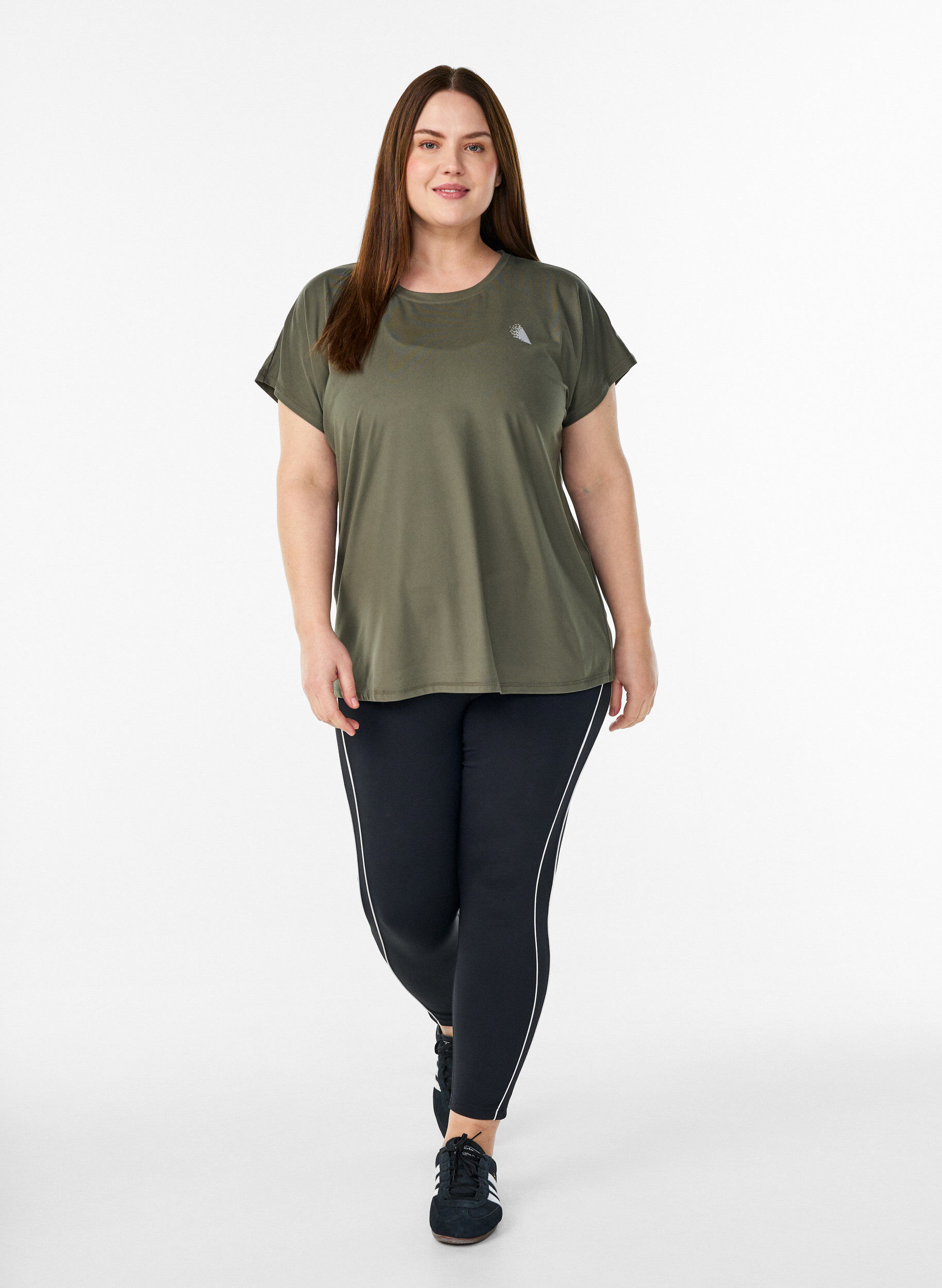 ZizziEinfarbiges Trainings-T-Shirt, Gr&uuml;n, Model image number 1