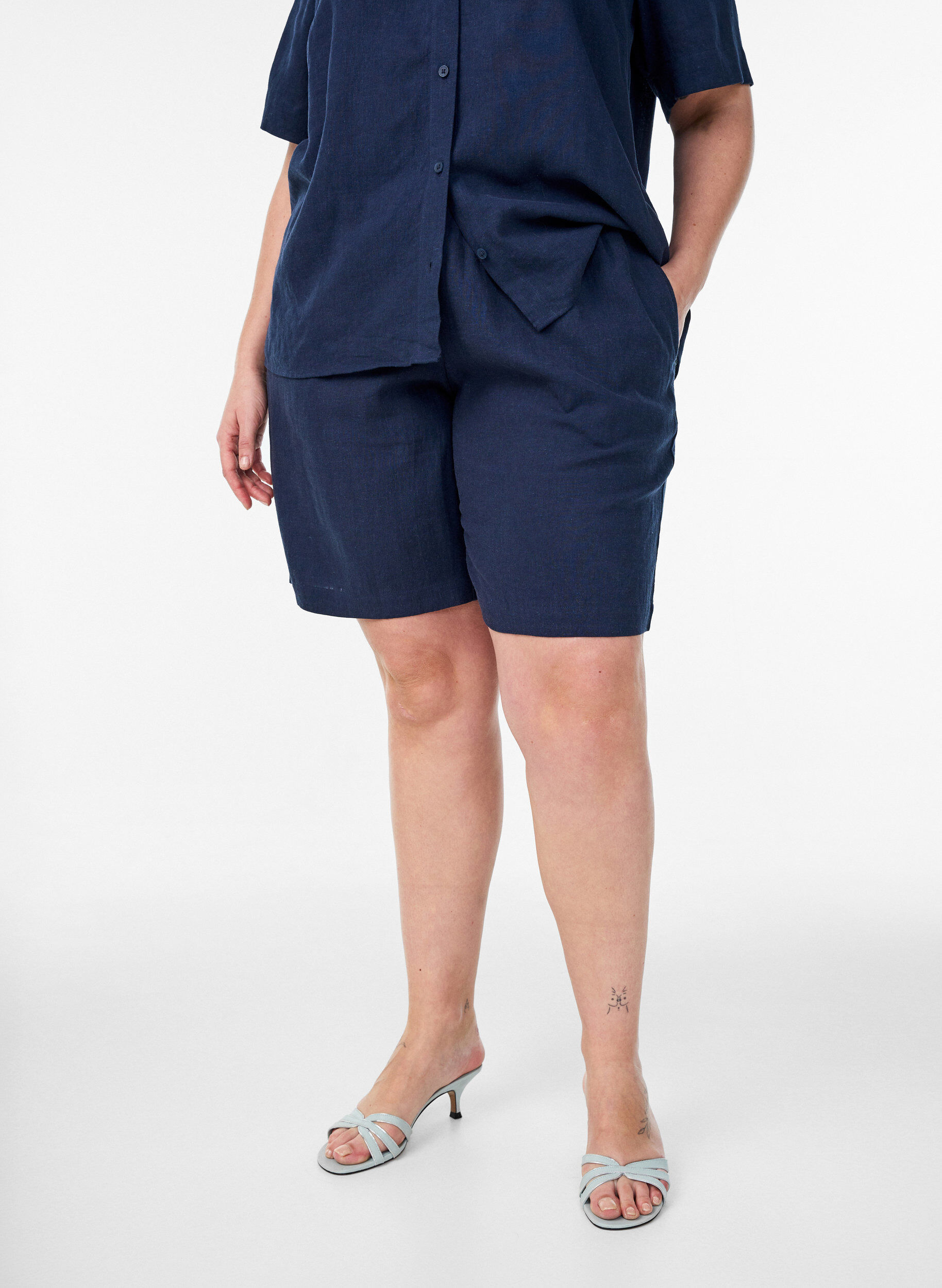 ZizziHoch taillierte Shorts aus Leinen und Viskose, Blau, Model image number 3