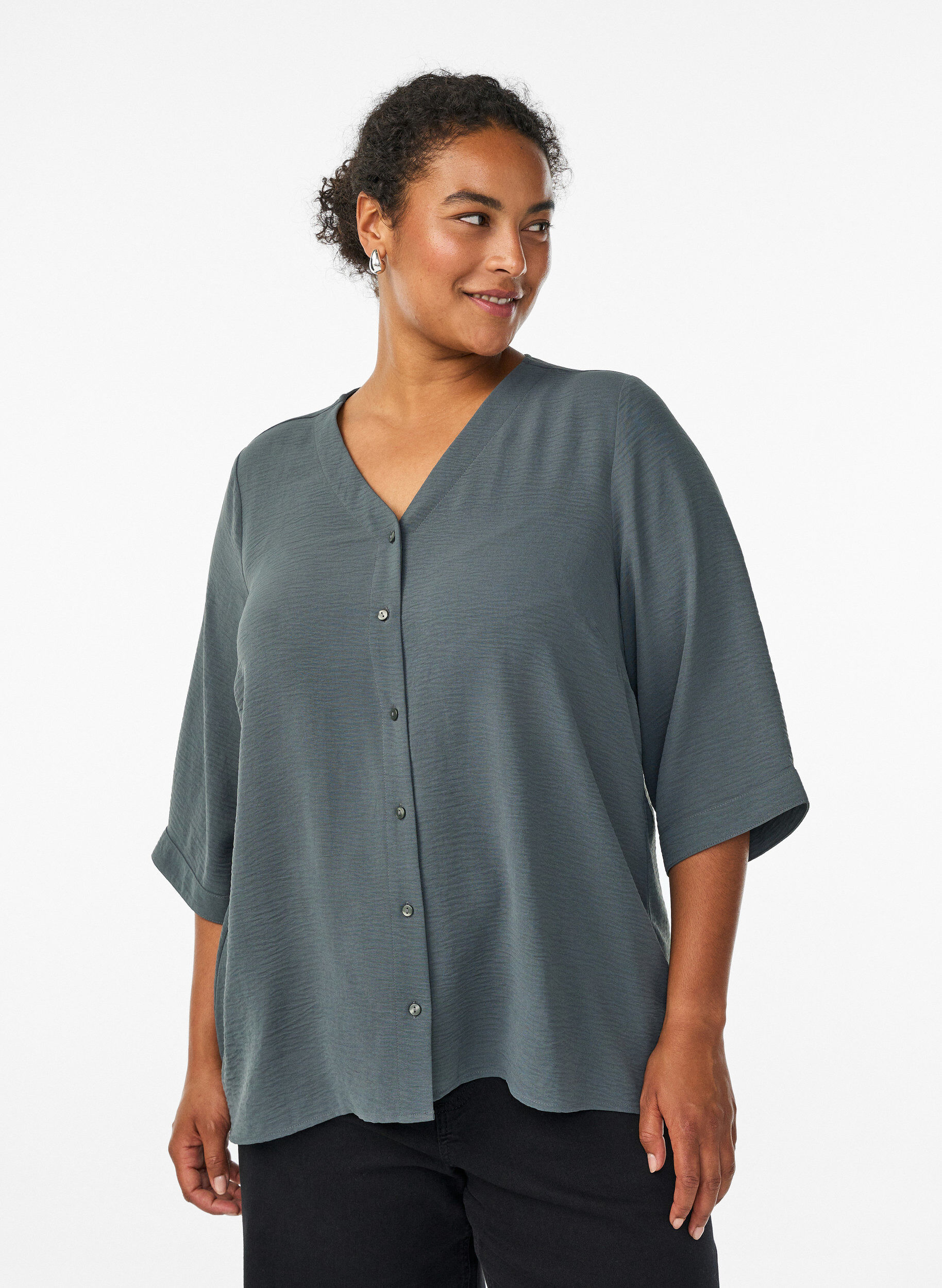 Bluse mit V-Ausschnitt und 3/4-&Auml;rmeln, Gr&uuml;n, Model