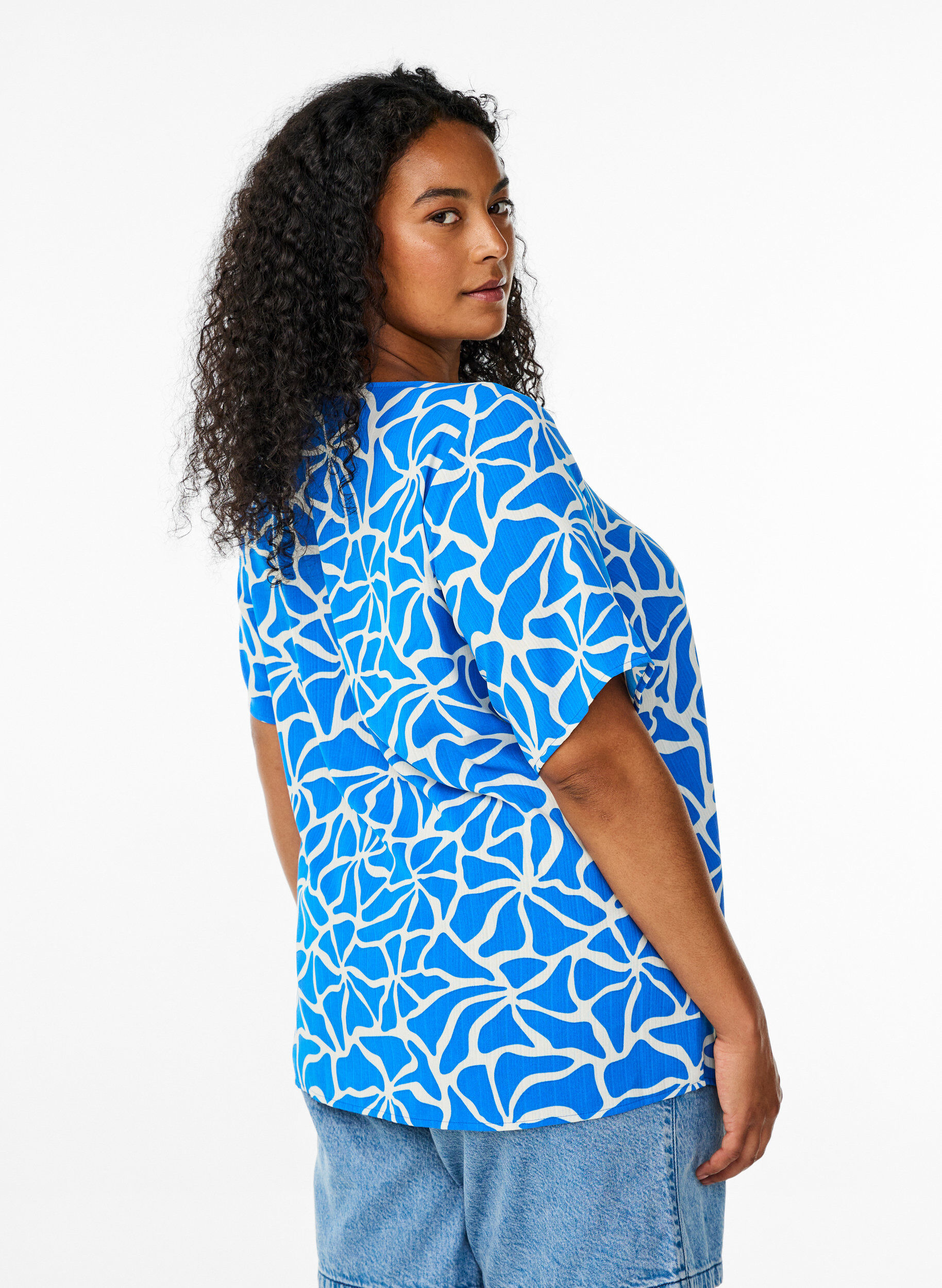 ZizziKurz&auml;rmelige Bluse mit Rundhalsausschnitt, Blau, Model image number 2