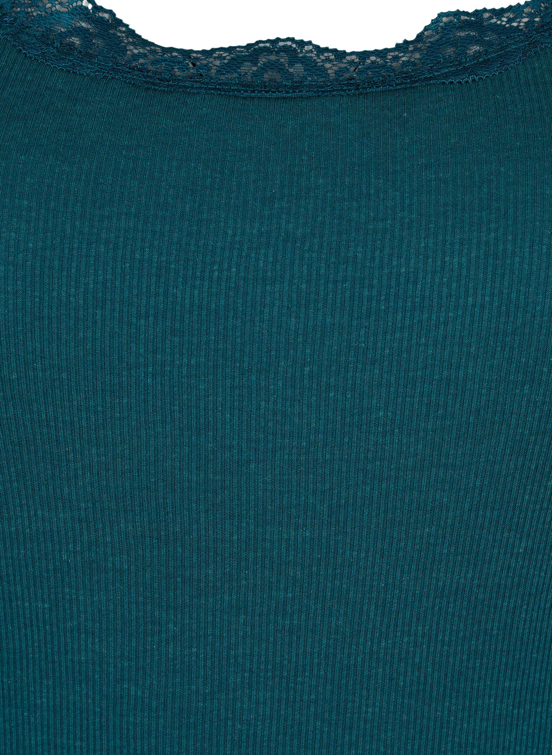 ZizziTop mit Spitzensaum, Gr&uuml;n, Packshot image number 2