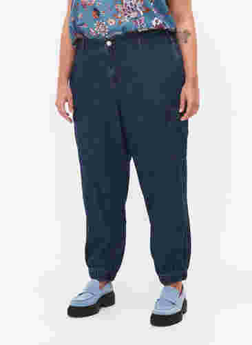 Cargo-Jeans mit Taschen, Dark blue denim, Model image number 2