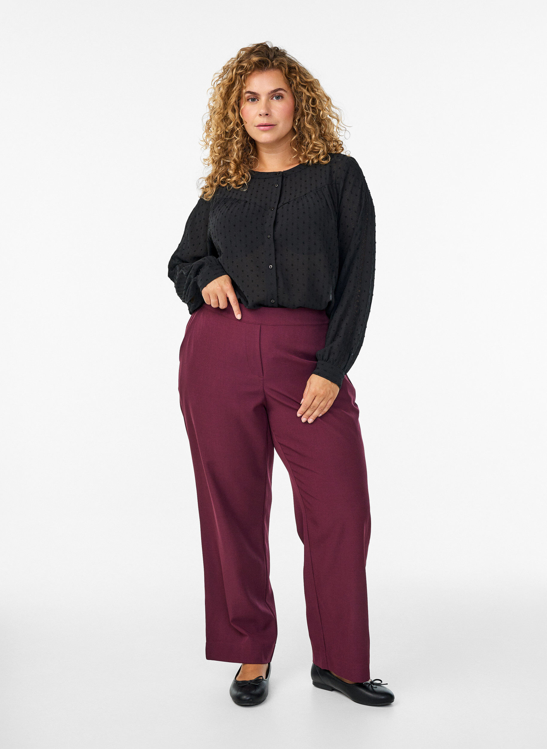 ZizziBluse mit strukturiertem Punktemuster und Stickereidetails, Schwarz, Model image number 1