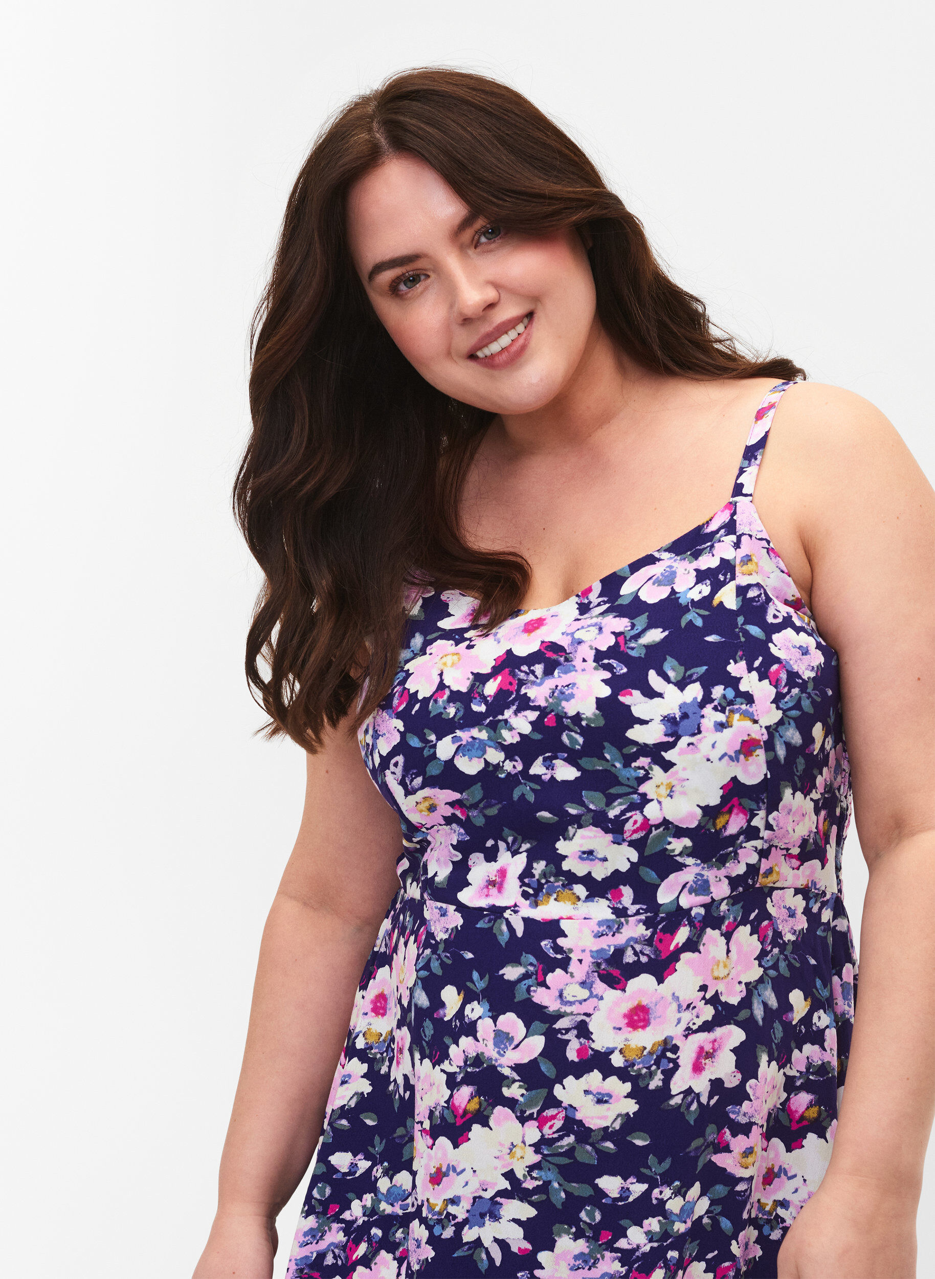 ZizziGebl&uuml;mtes Tr&auml;gerkleid aus Viskose mit Smok, Blue Flower, Model image number 3