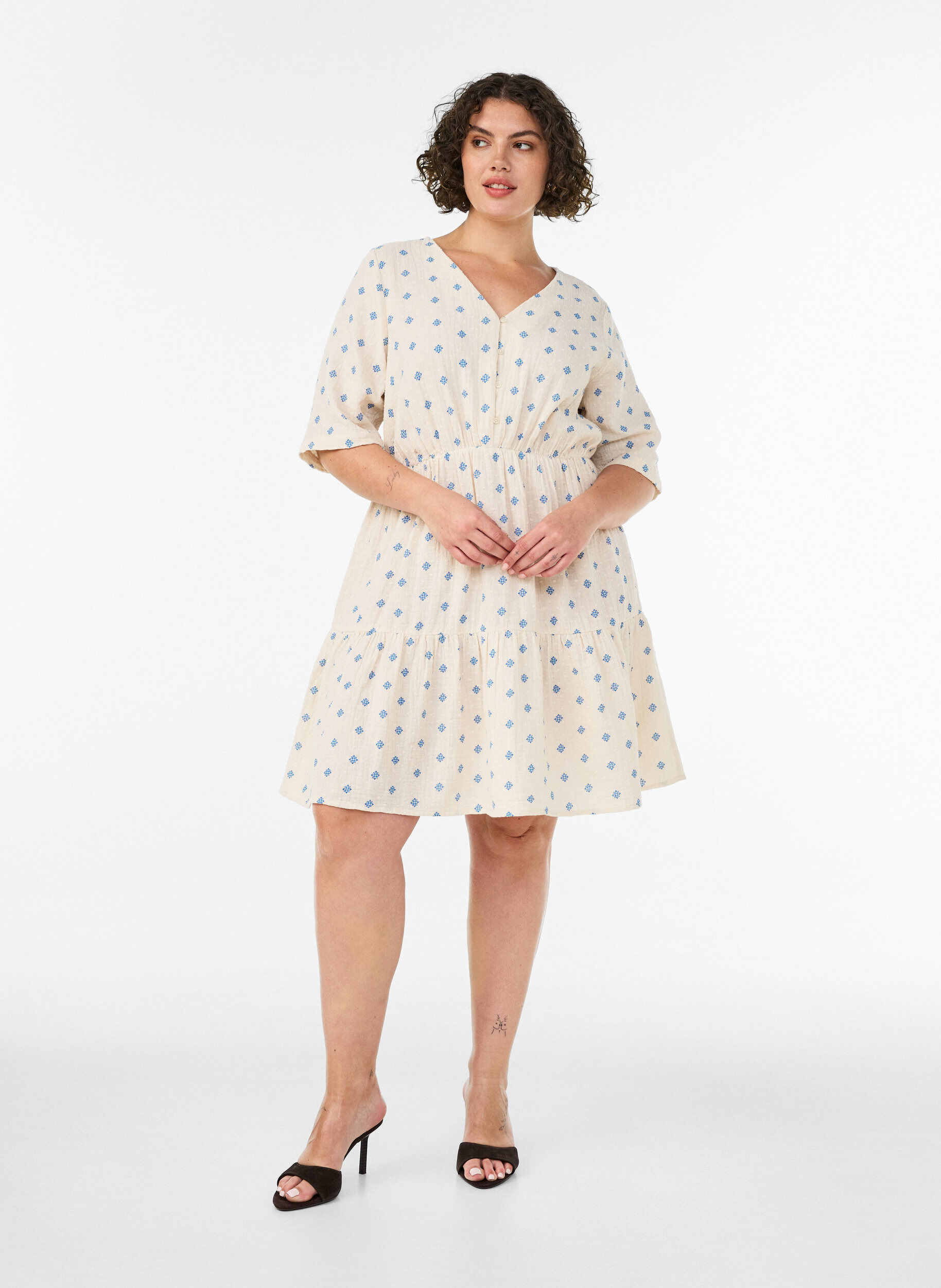 ZizziBedrucktes Kleid aus Baumwolle mit Gummizug in der Taille, Beige, Model image number 1