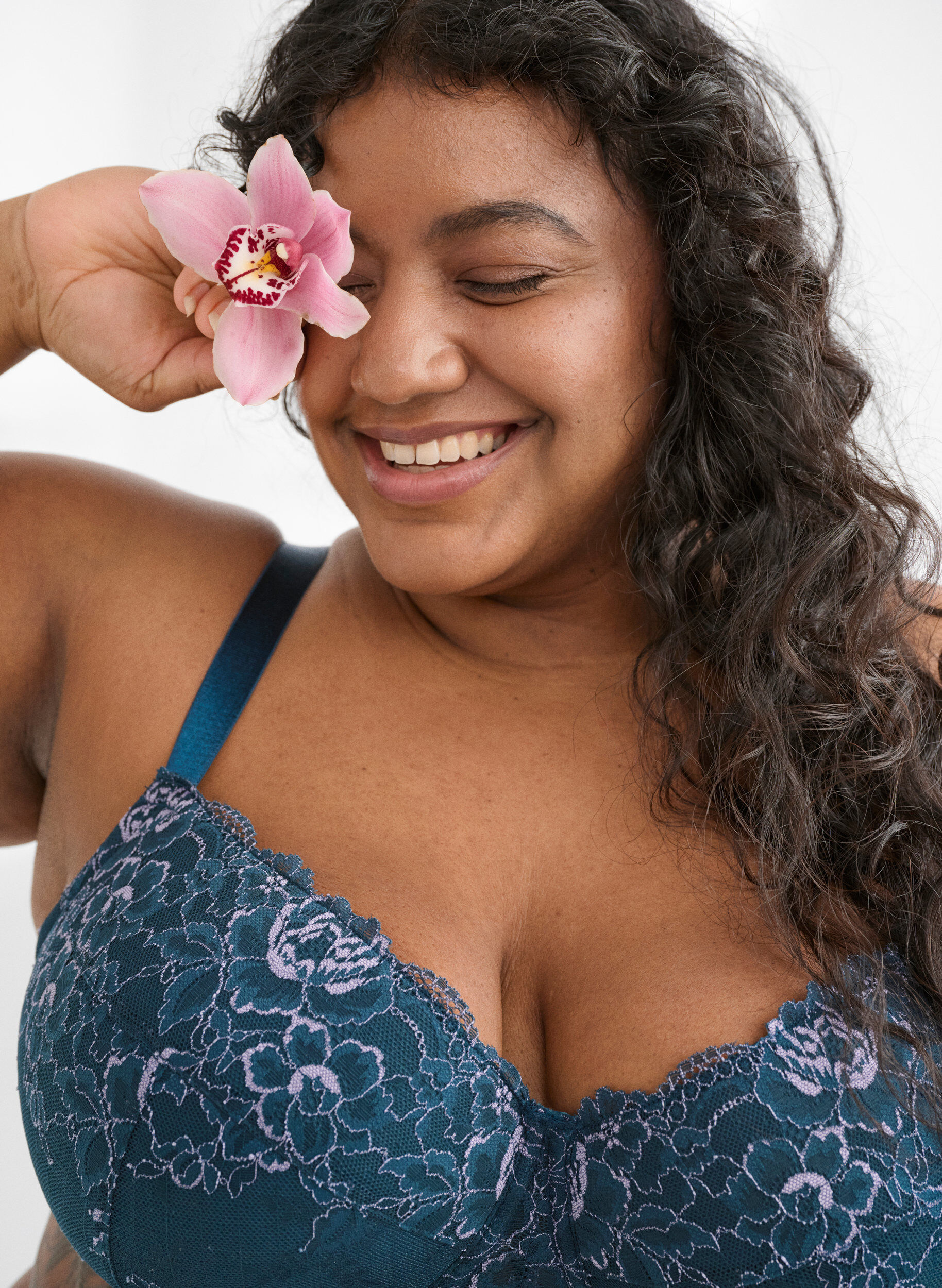 ZizziGepolsterter BH mit B&uuml;gel und Spitze, Blau, Image image number 0