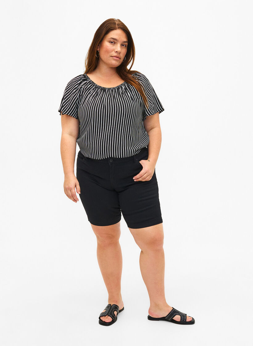 Gestreifte Viskosebluse mit kurzen Ärmeln, Black/ White Stripe, Model image number 2